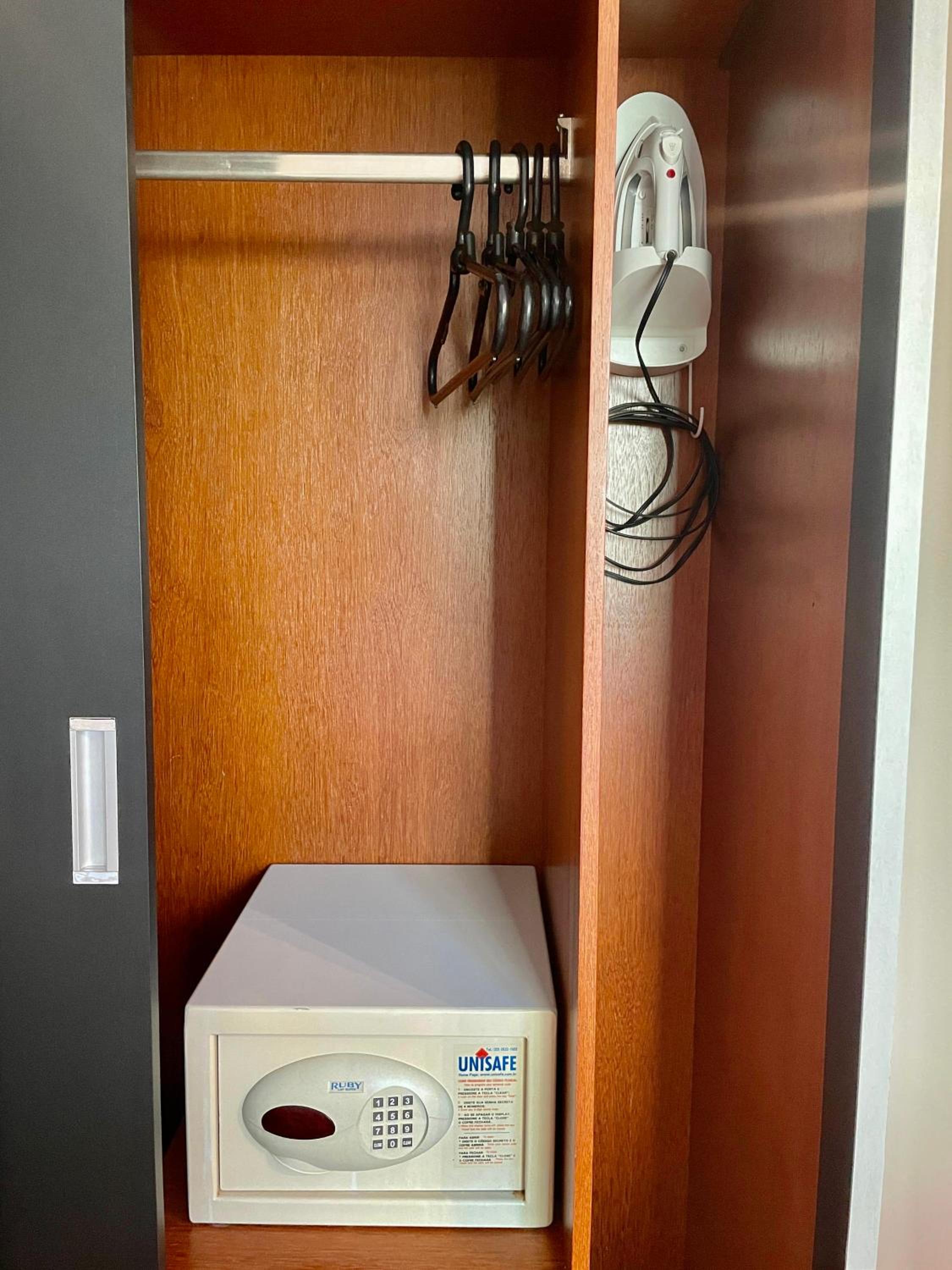Flat luxo no hotel Mel. Ibirapuera c/ vaga