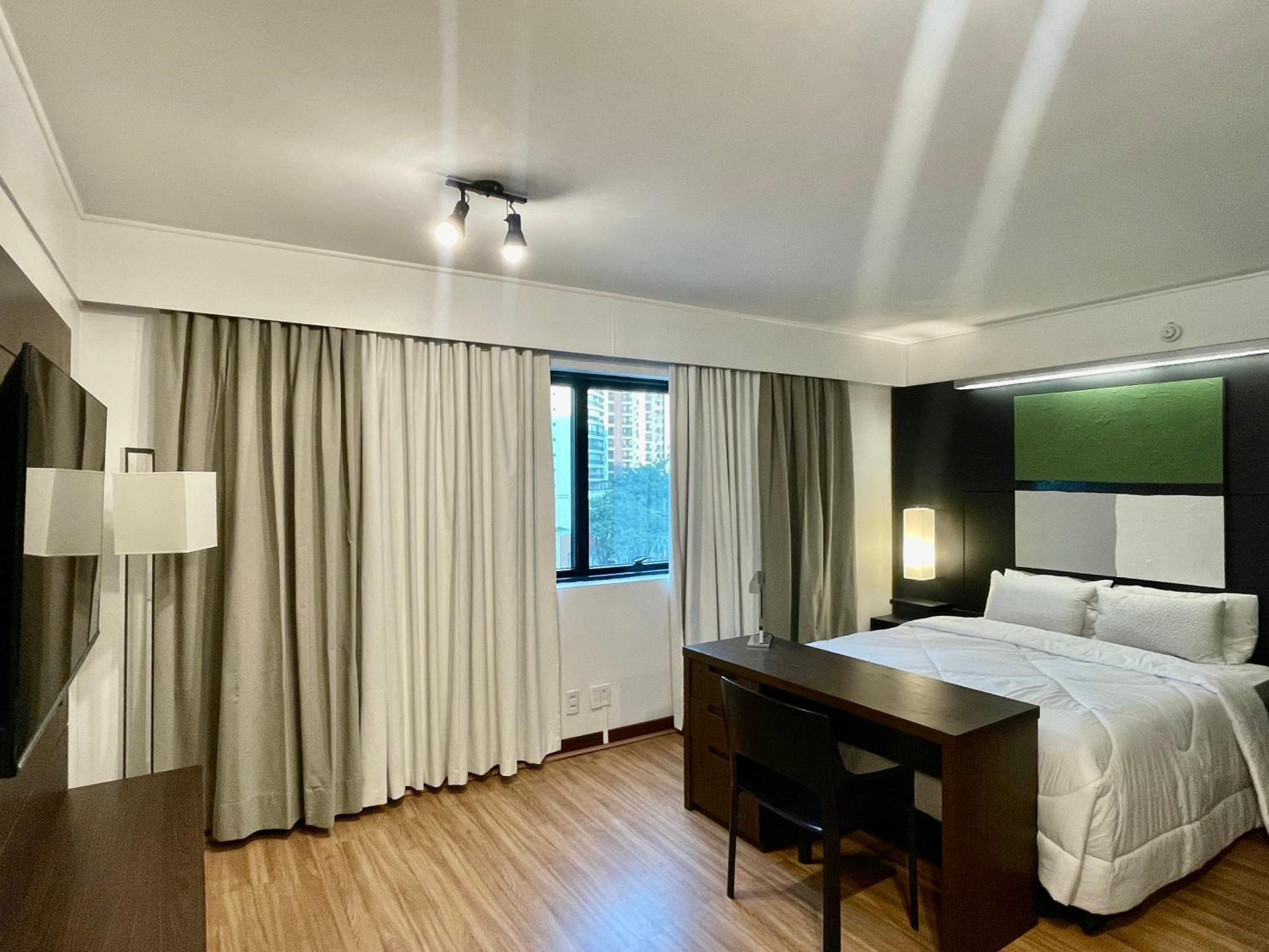 Flat luxo no hotel Mel. Ibirapuera c/ vaga