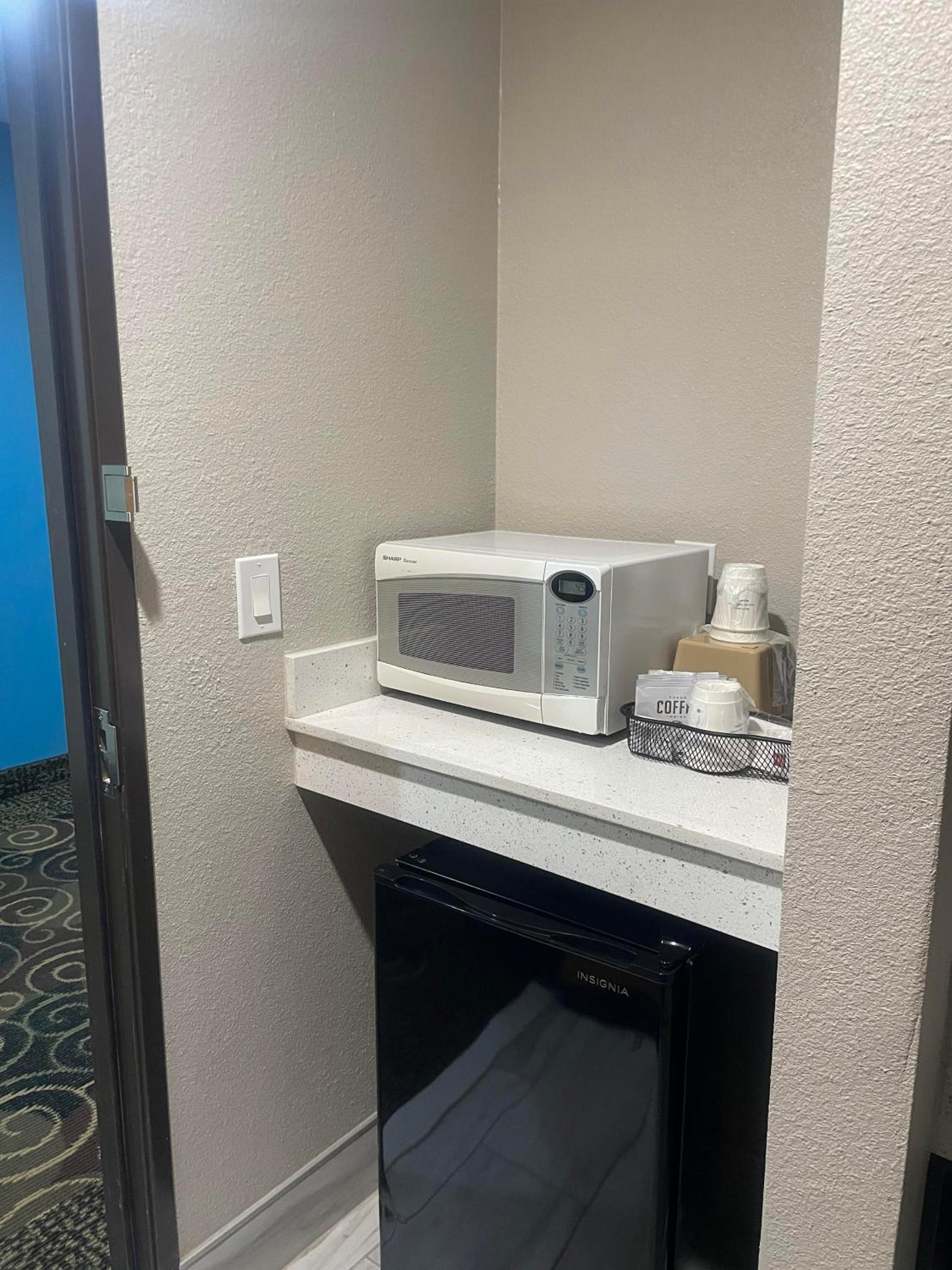 Childress Vacations - Days Inn by Wyndham Childress - Property Image 18