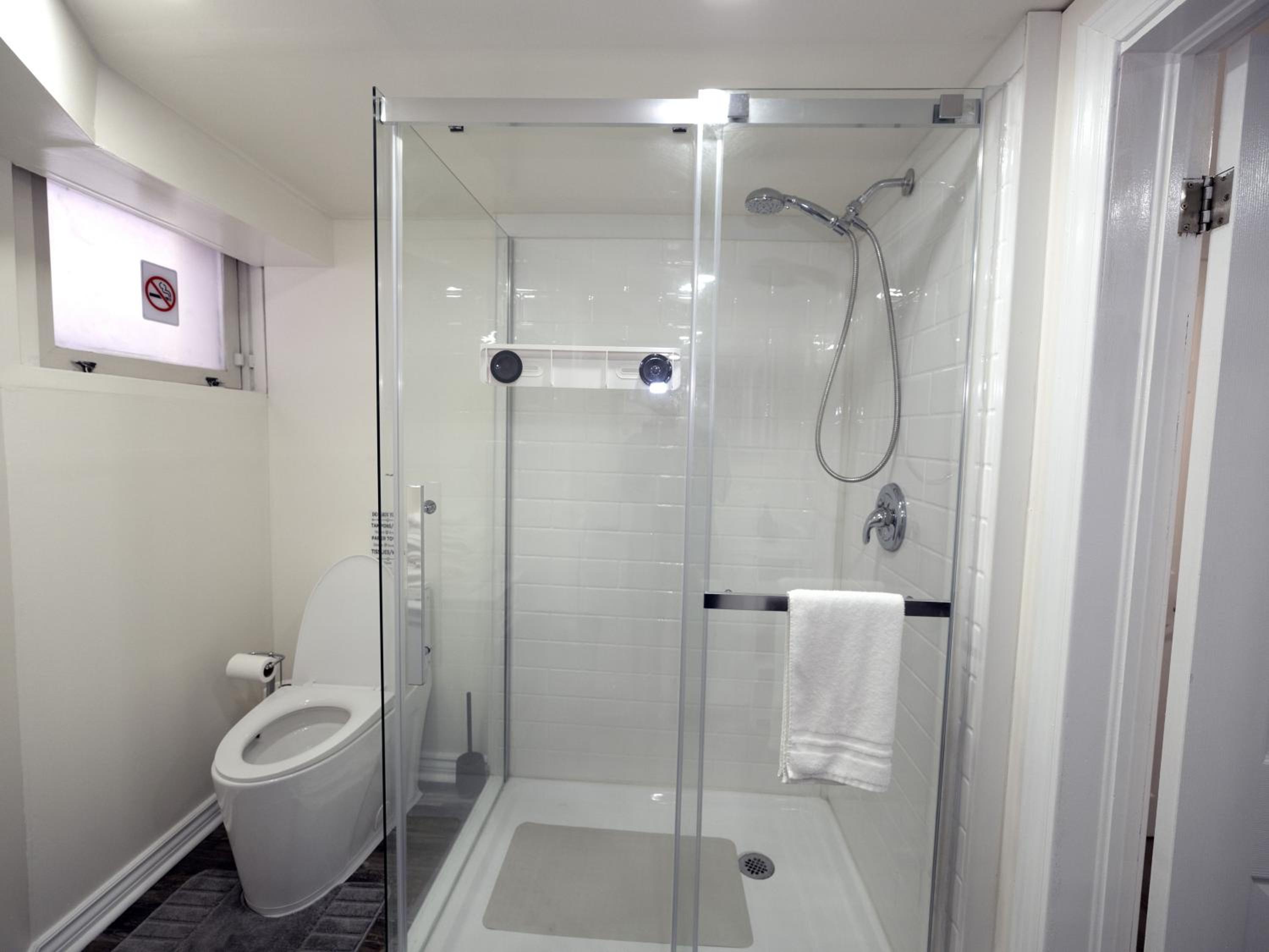 Serene Niagara Guest House