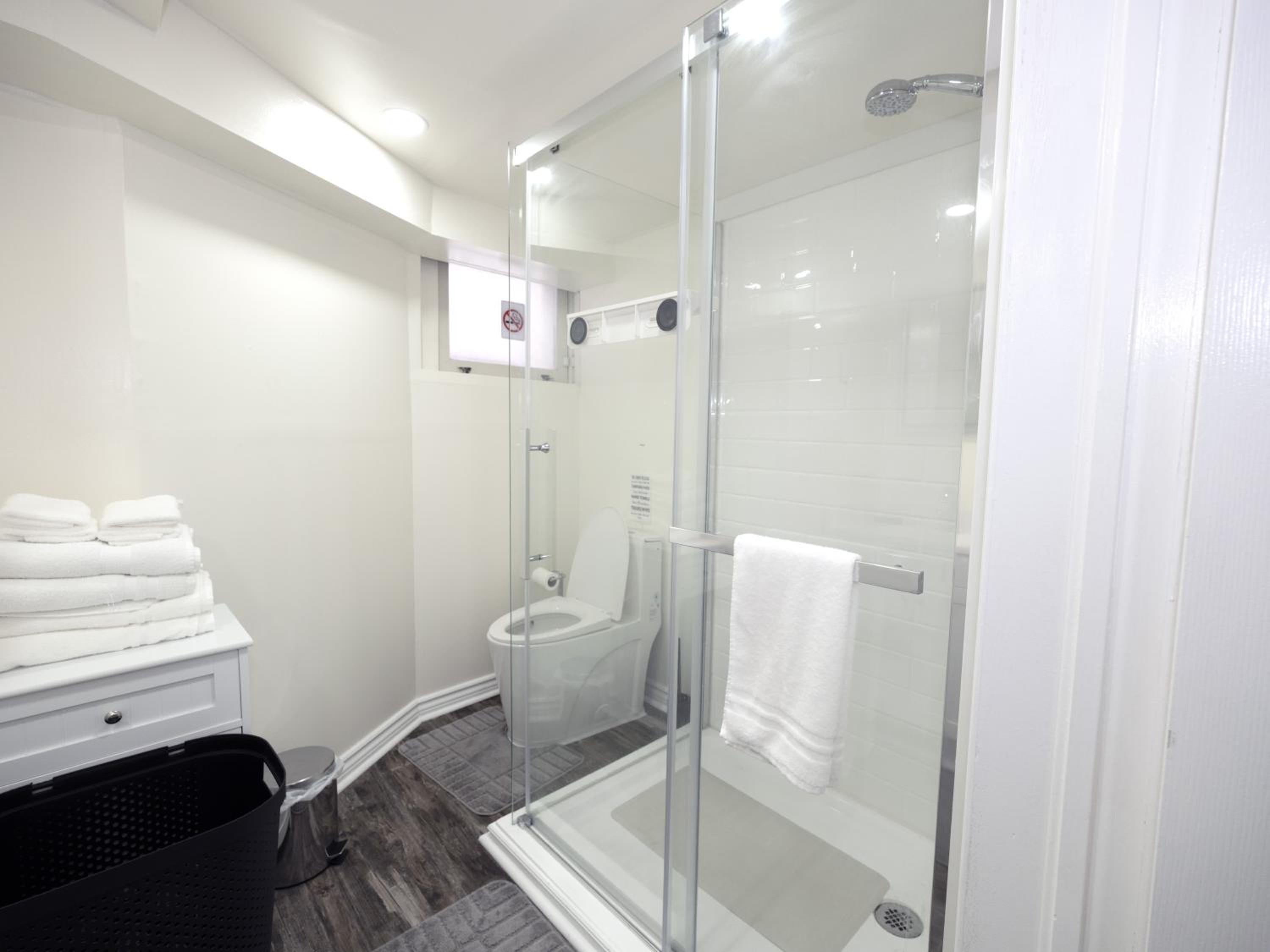 Serene Niagara Guest House