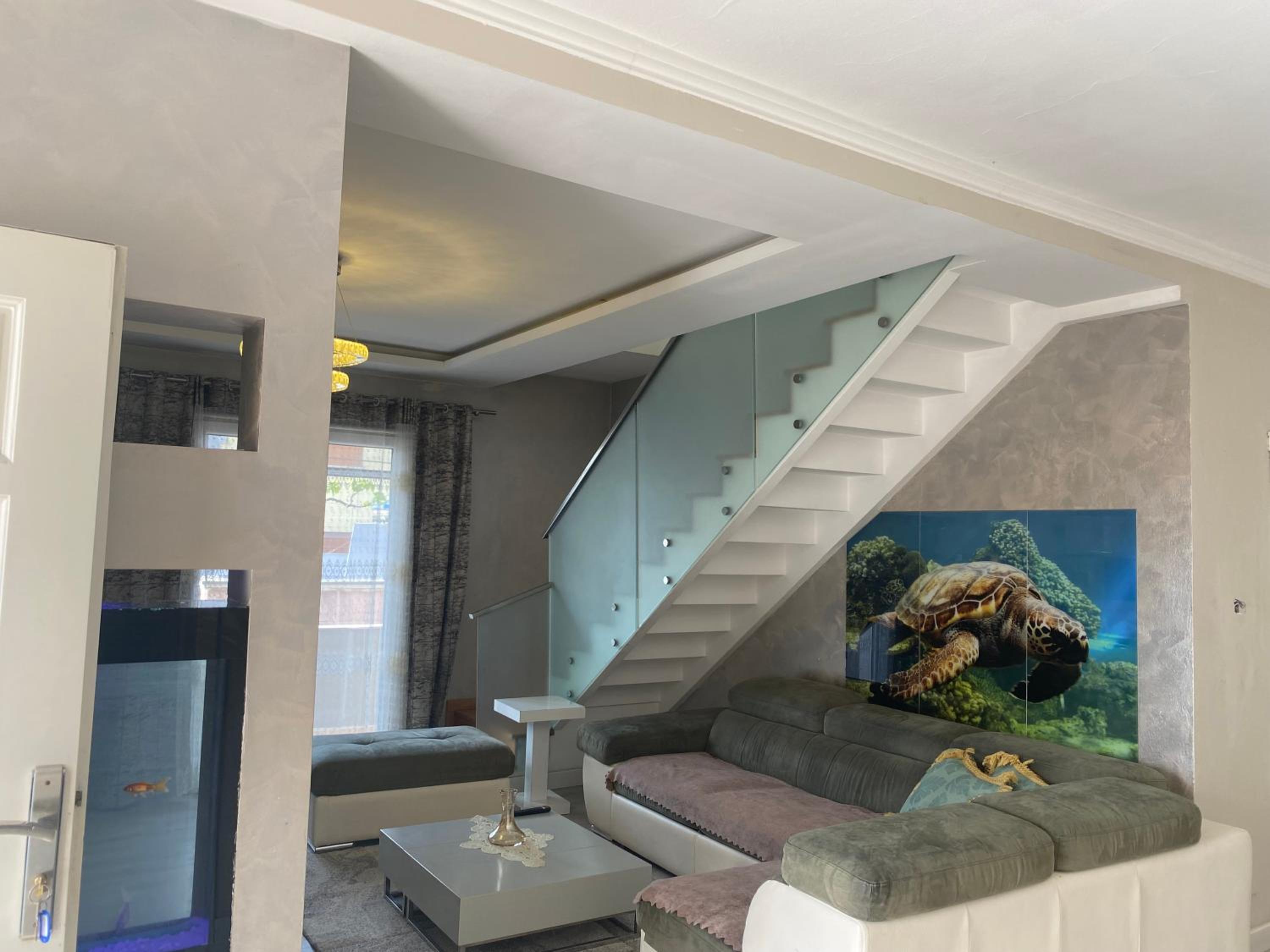 HENRI'S APARTAMENT
