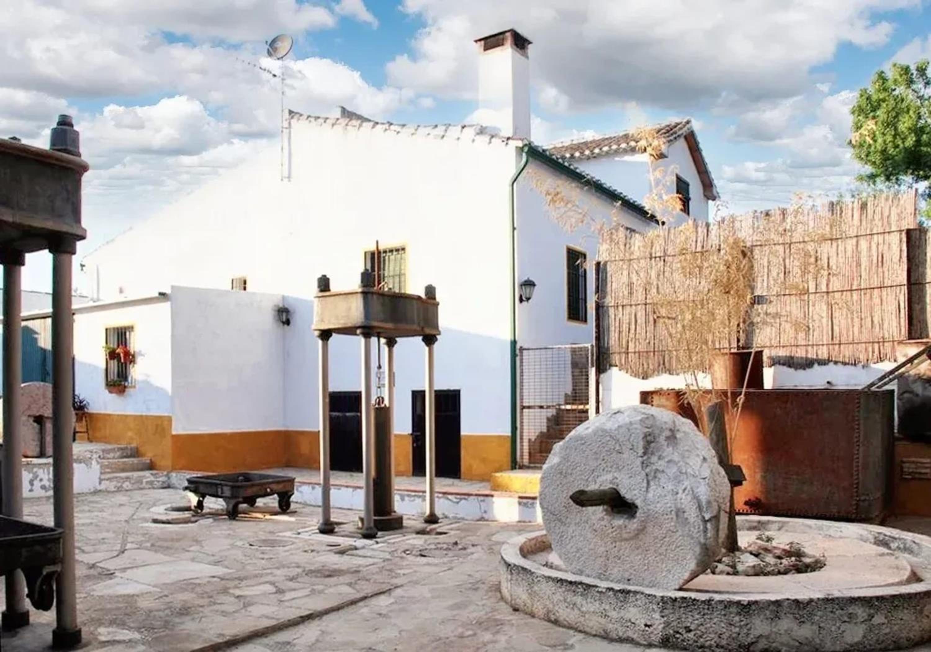 Exceptional villa with pool in Villanueva del Trabuco