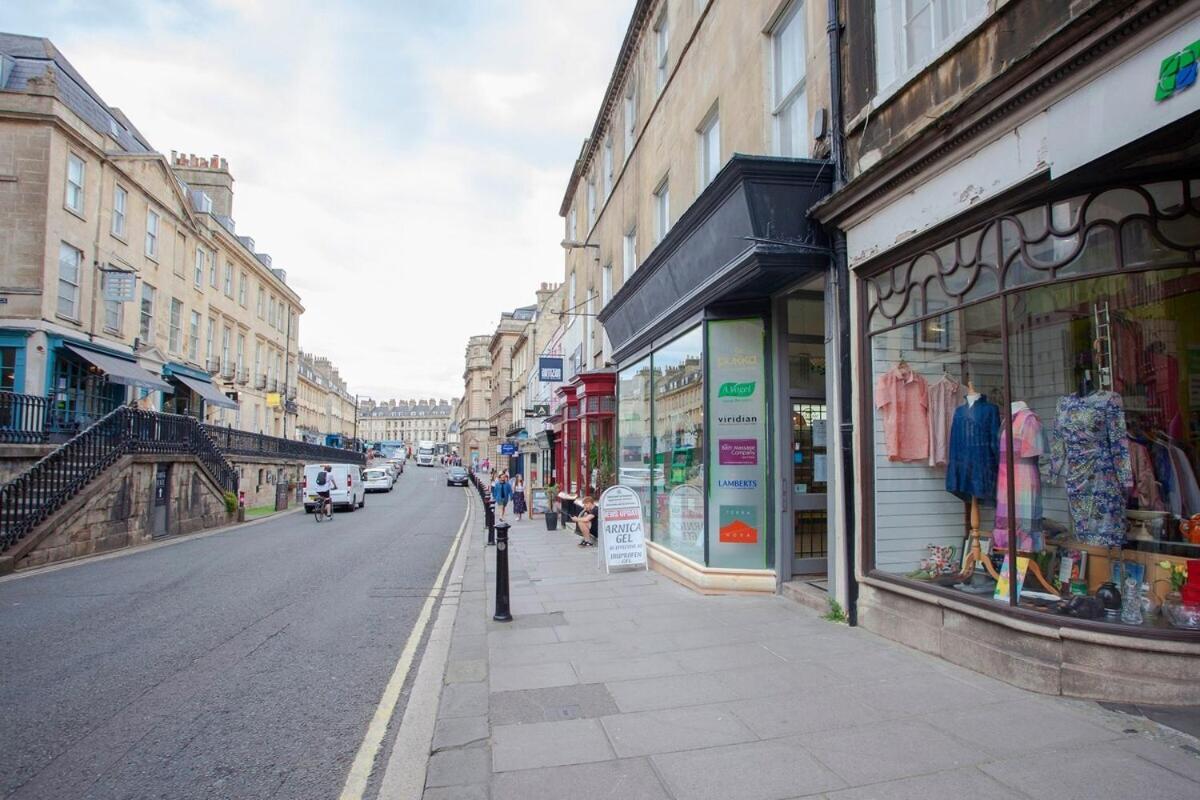 Spacious Central Bath Apartment with Terrace view 5