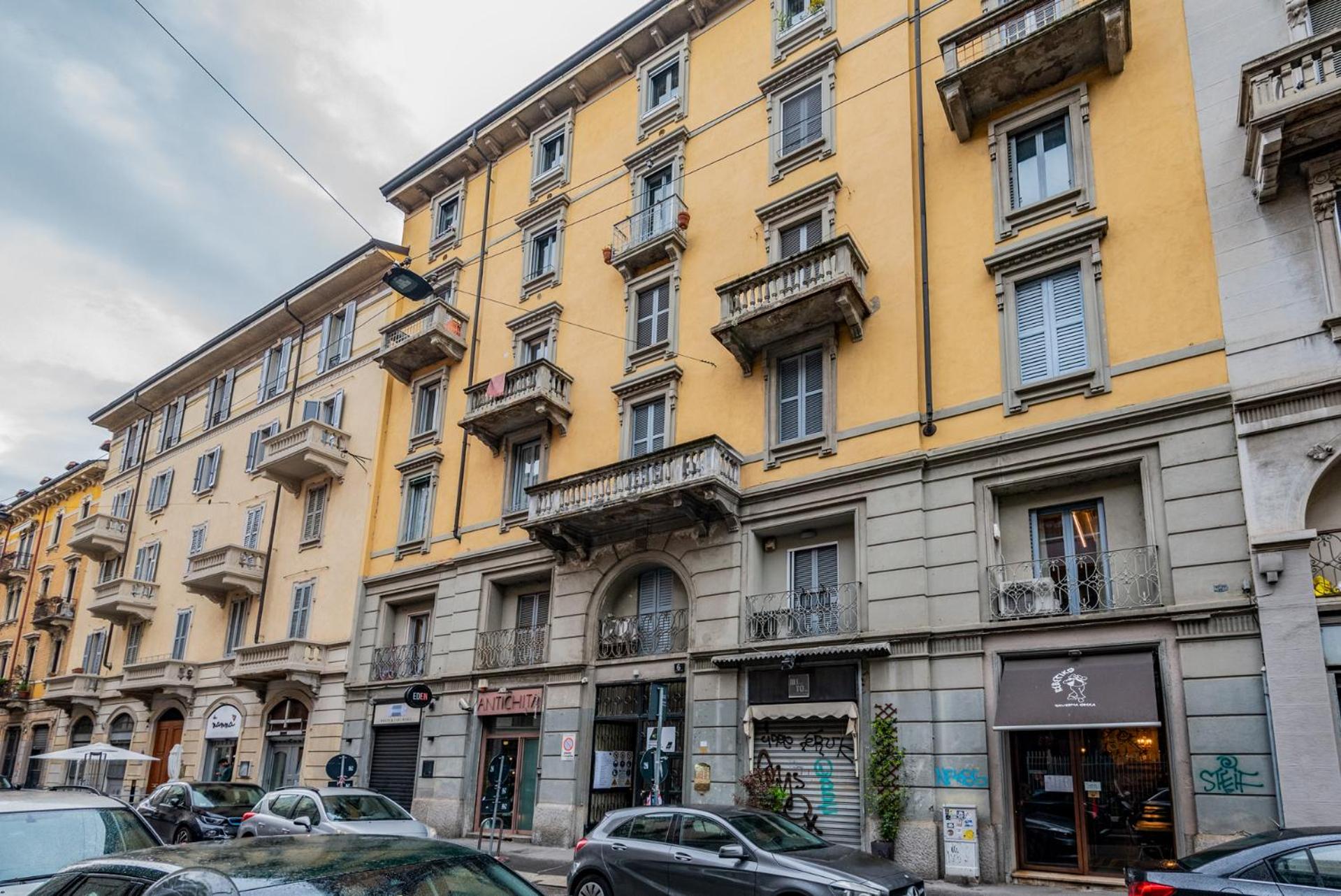 Milano Via Cagnola Arco della Pace 4PAX-WIFI