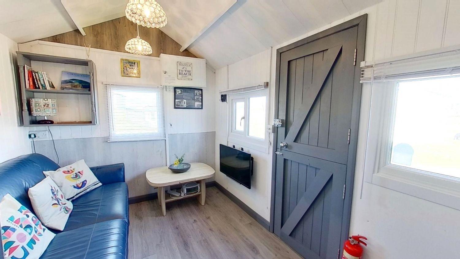 E19 Roskear, Riviere Towans view 5