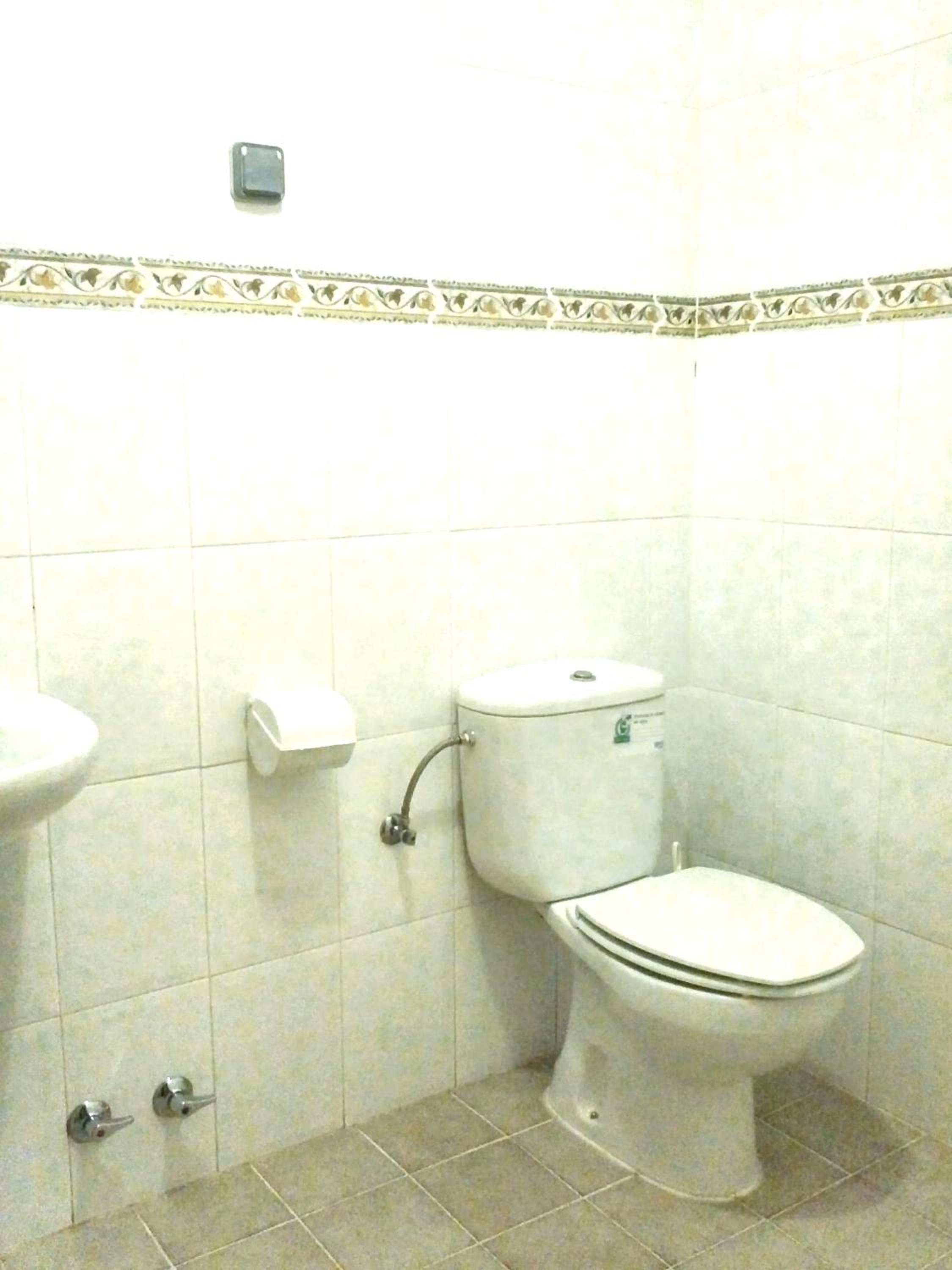 Spacious house in Navaluenga with lake view