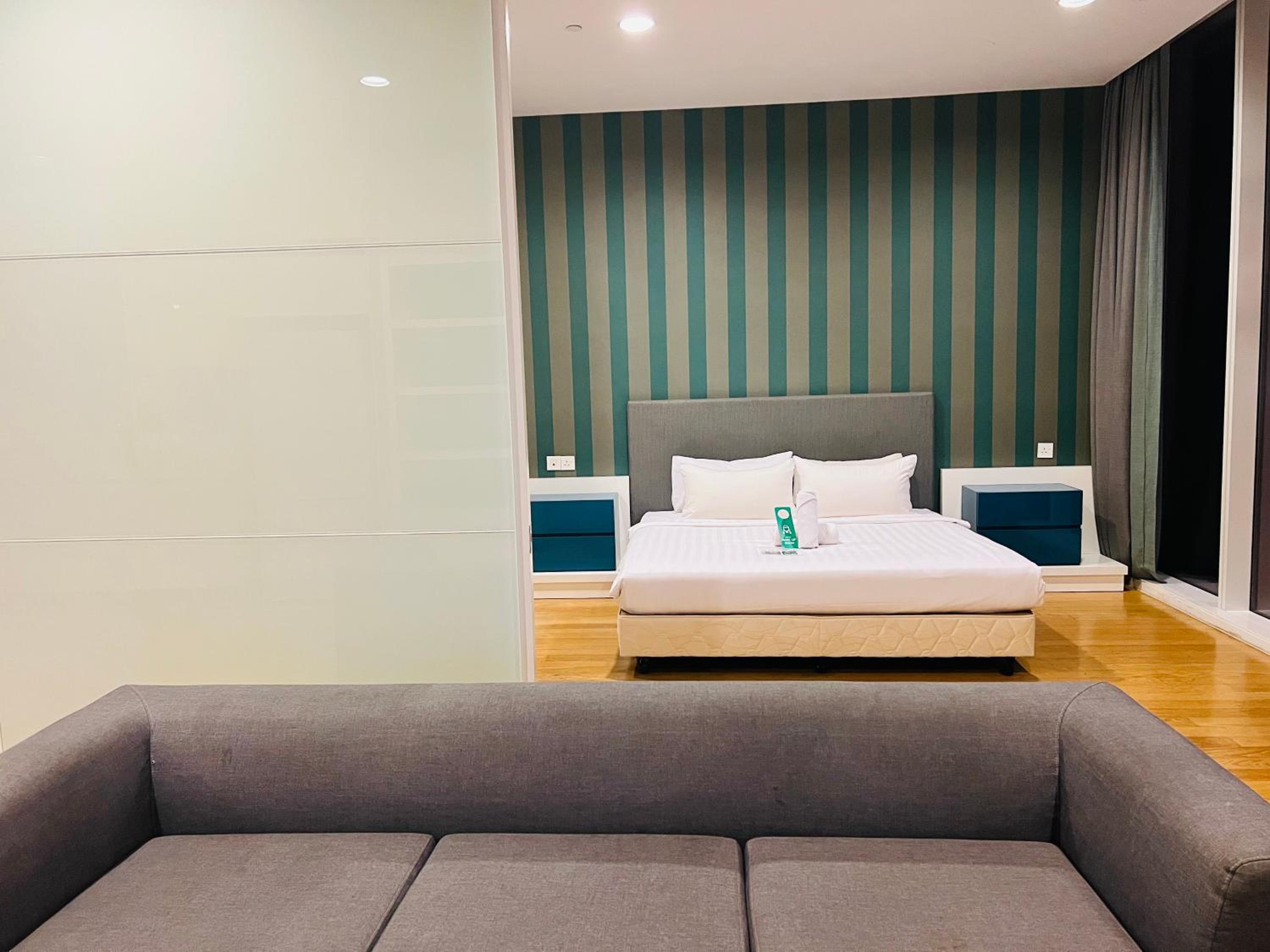 Faced Suites by Penguinhome