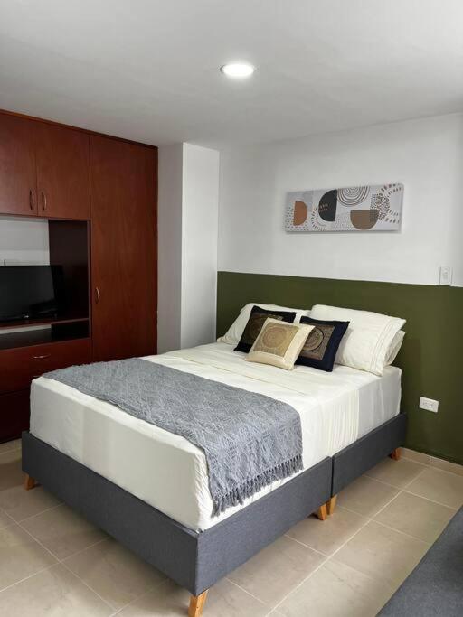 605 Hermoso Aptoestudio Nuevo Amoblado Bajo Precio