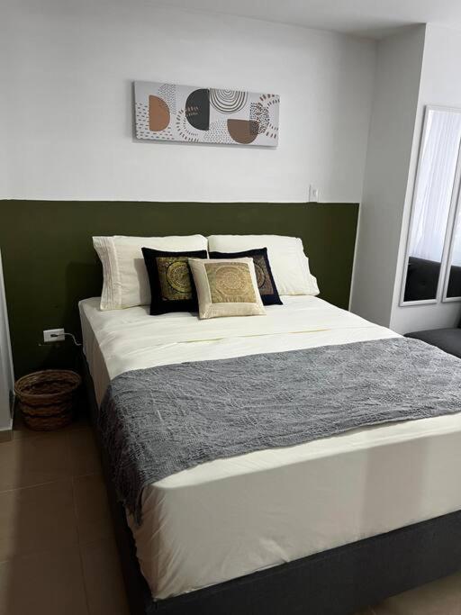 605 Hermoso Aptoestudio Nuevo Amoblado Bajo Precio