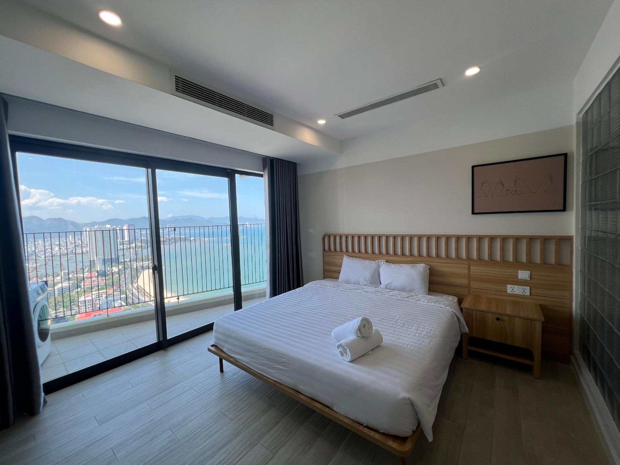LOVING APARTMENT