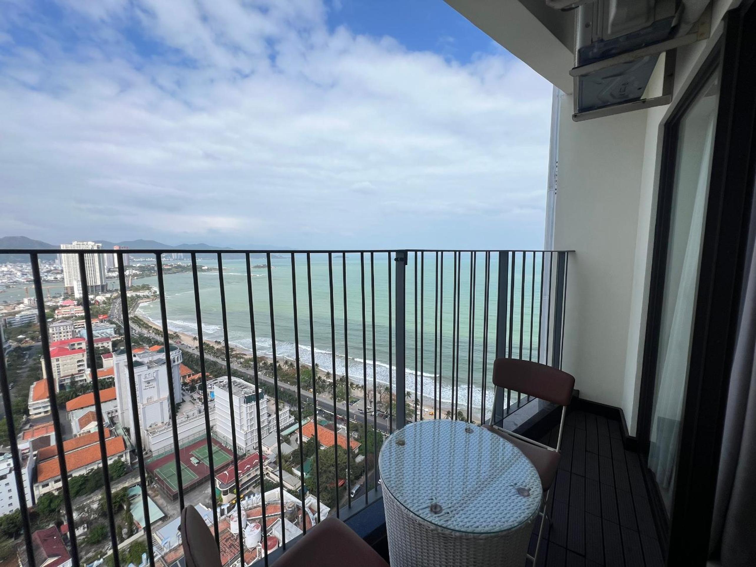 LOVING APARTMENT