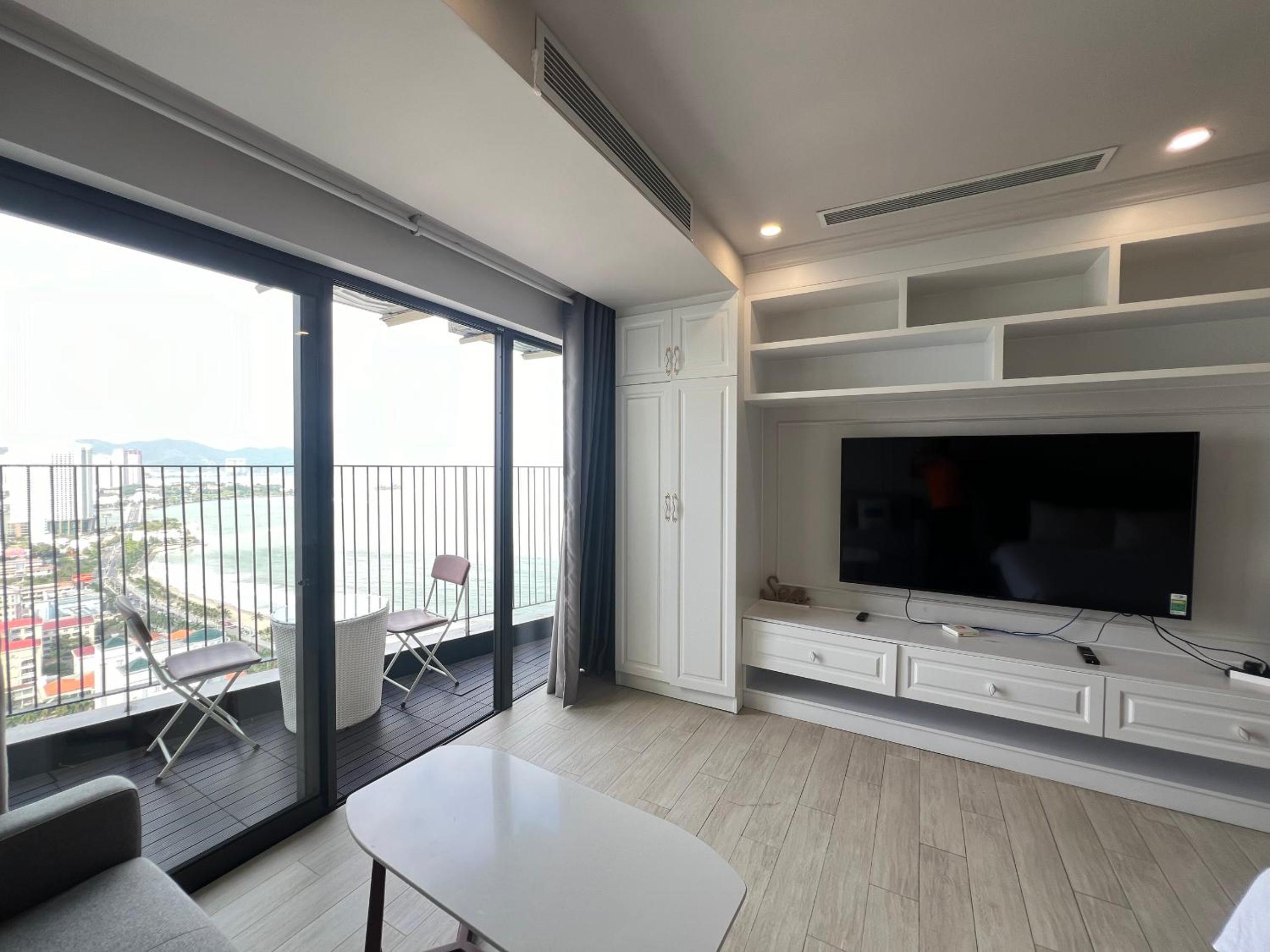 LOVING APARTMENT