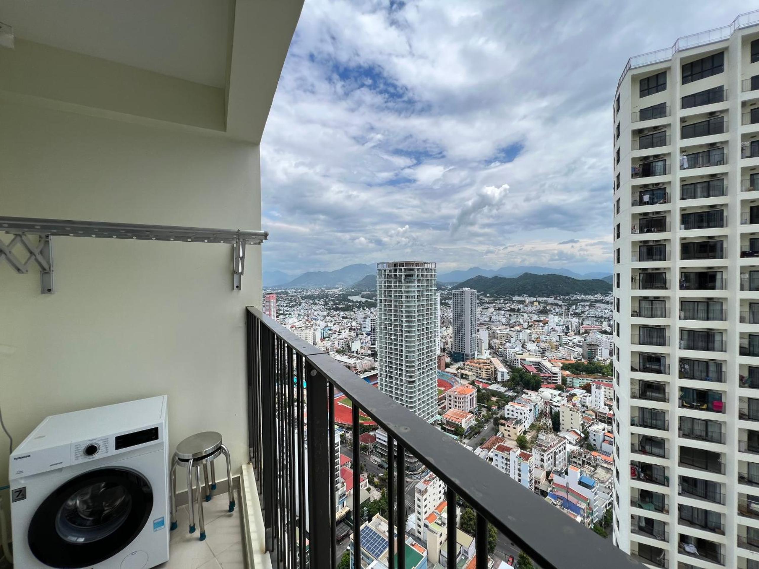 LOVING APARTMENT