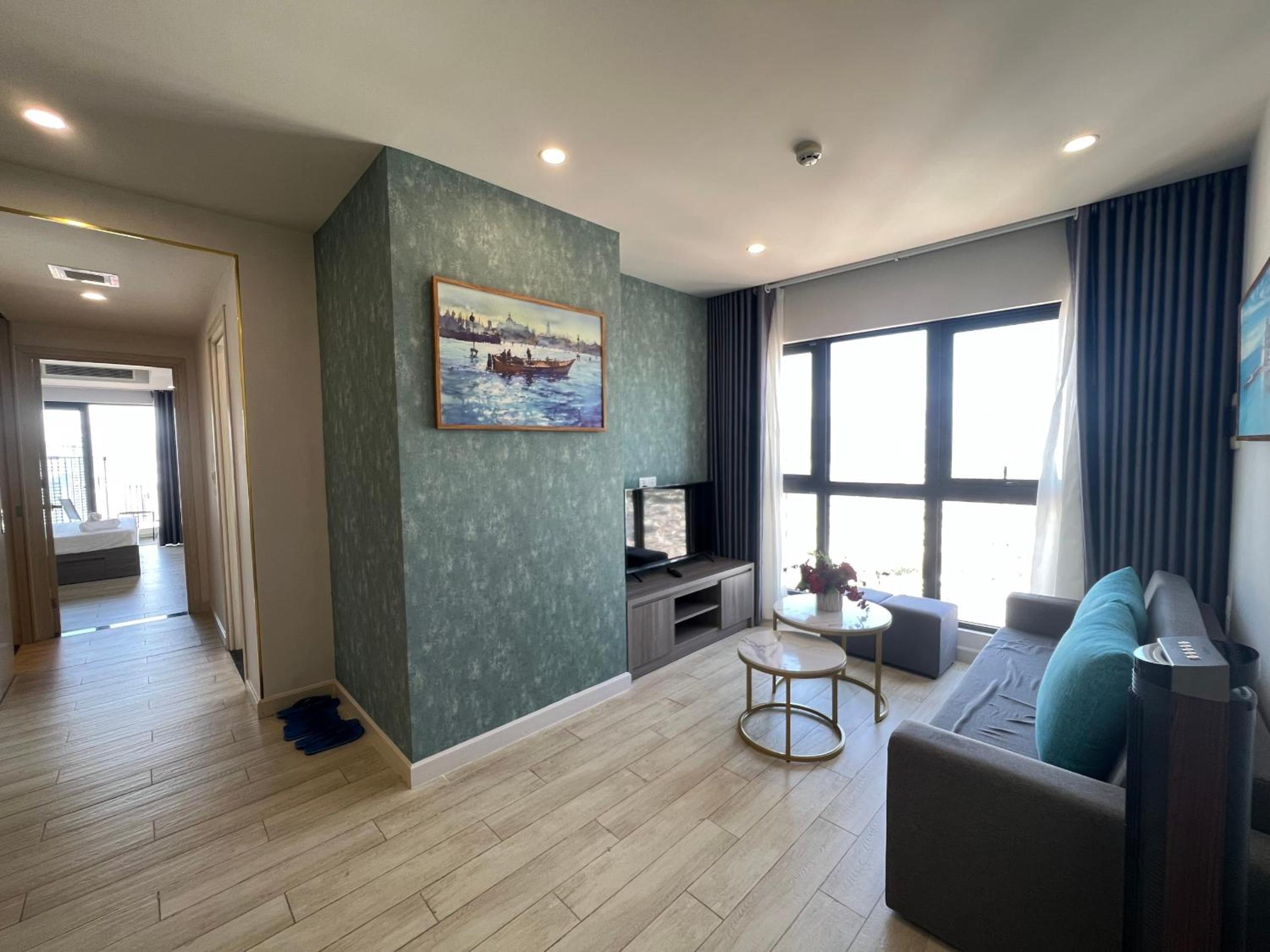 LOVING APARTMENT