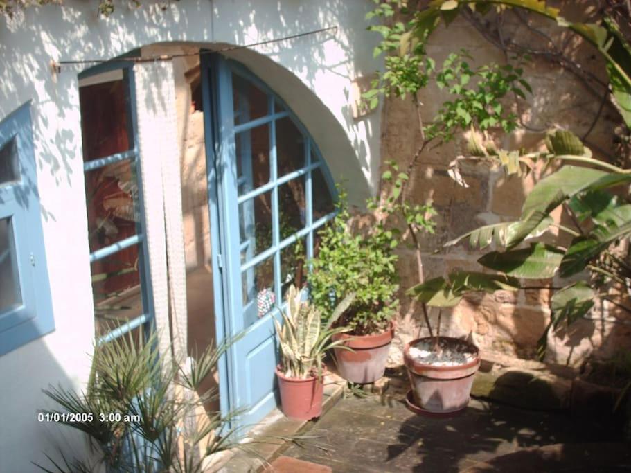 Bebbux Farmhouse