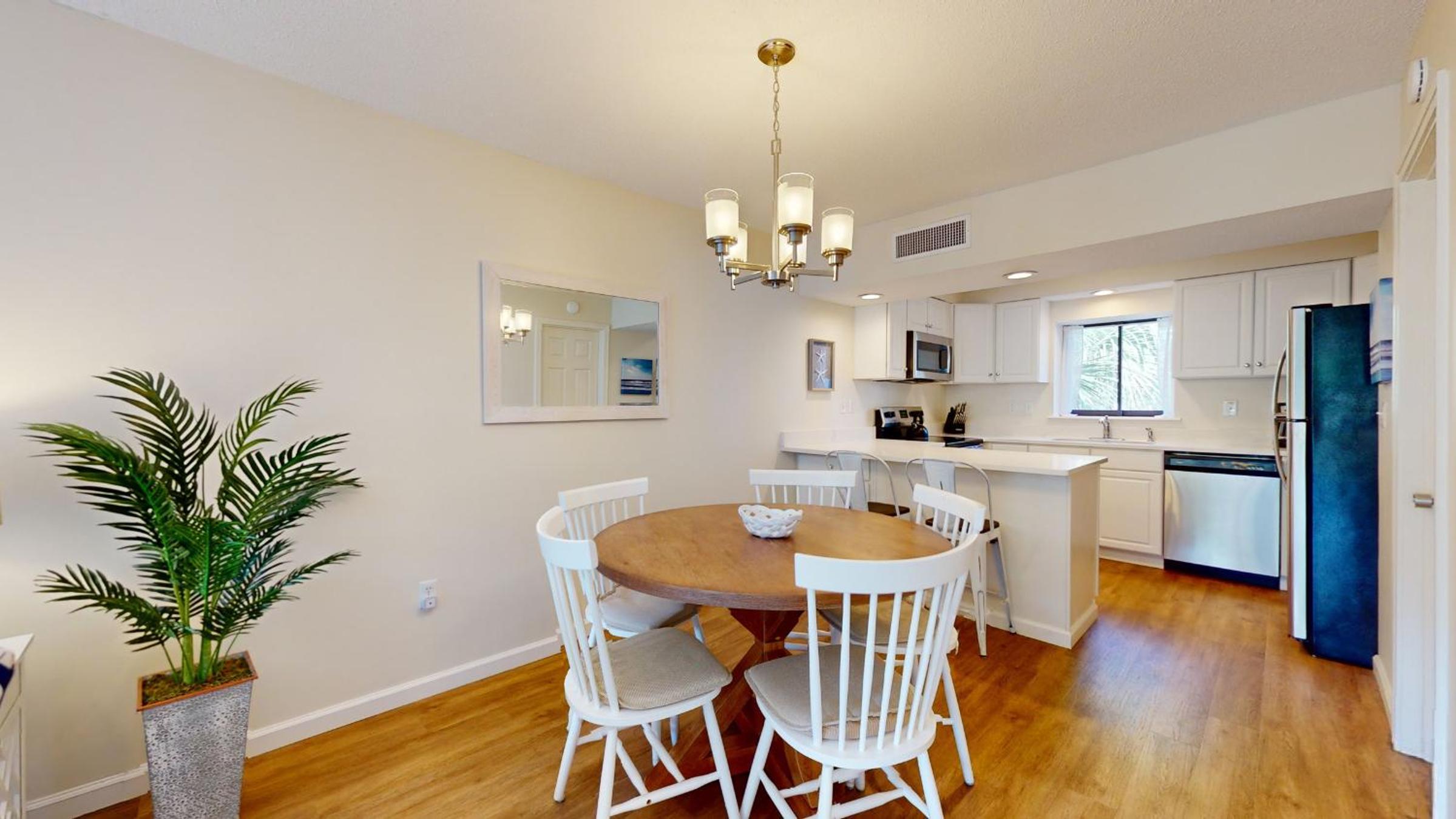 4 Hickory Cove