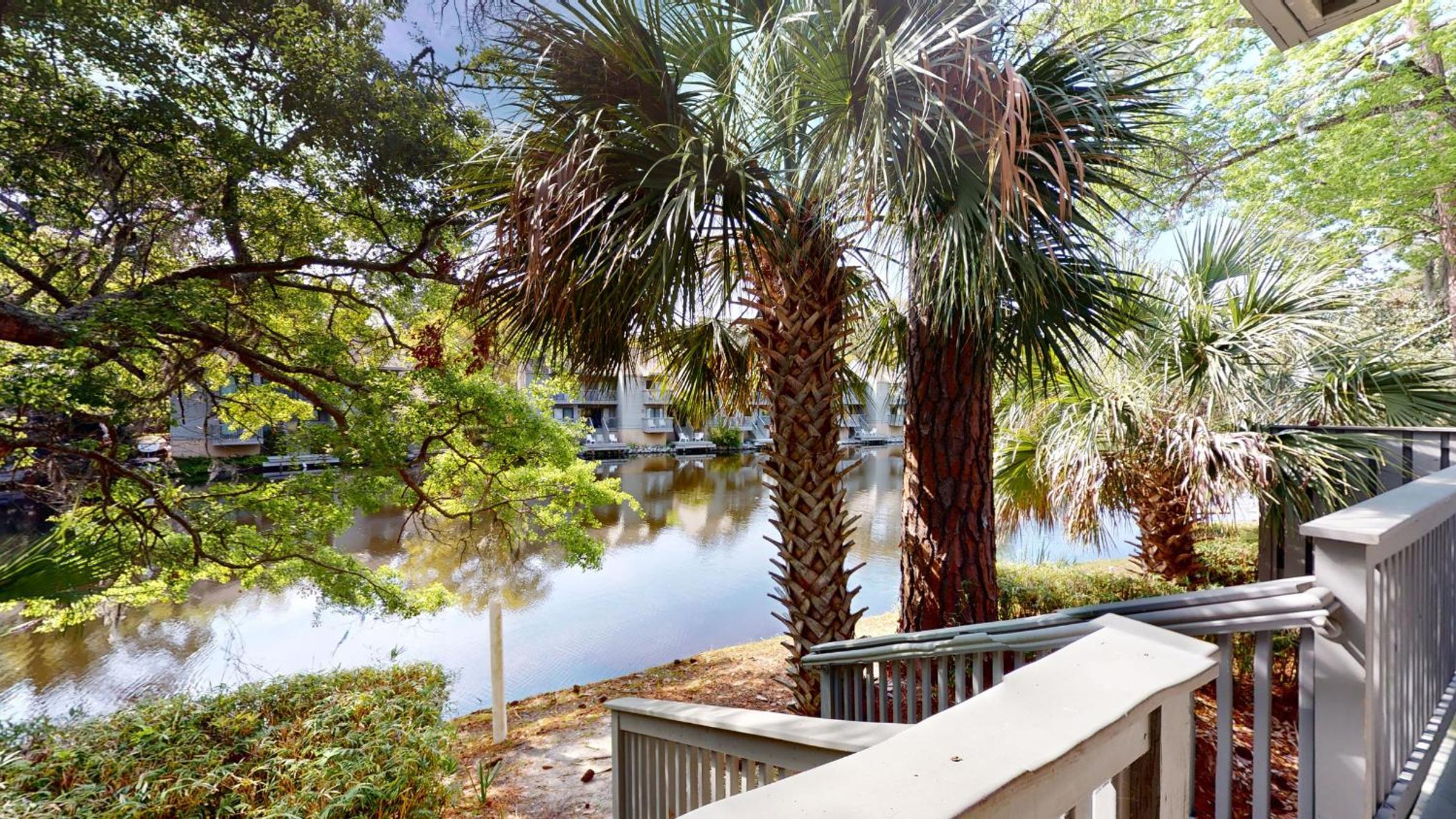 4 Hickory Cove