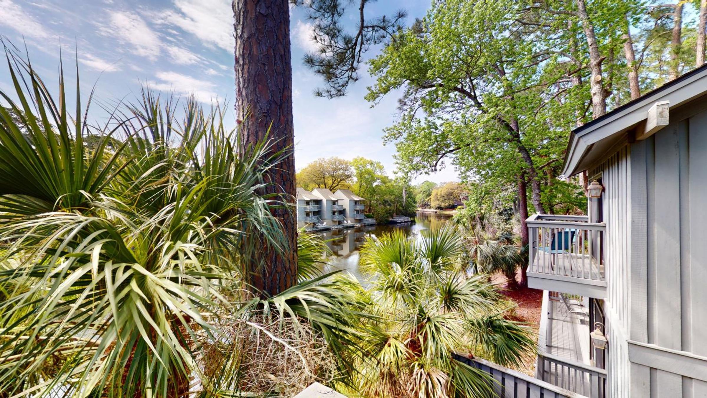 4 Hickory Cove