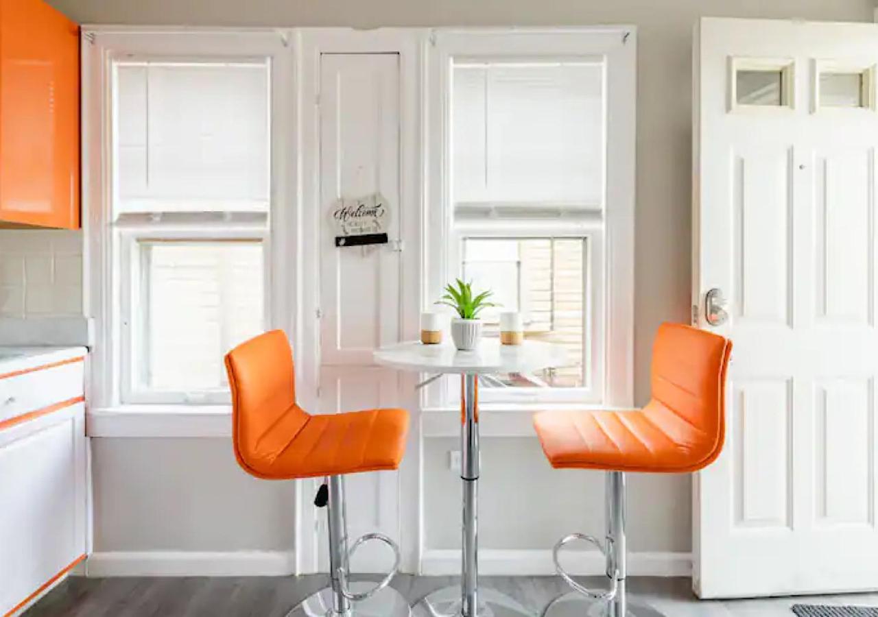 The Sunstone Retreat - Your Brooklyn Centre Haven Comfort To Explore Near Downtown With Parking, 300MB Wifi & Self Check-In view 3