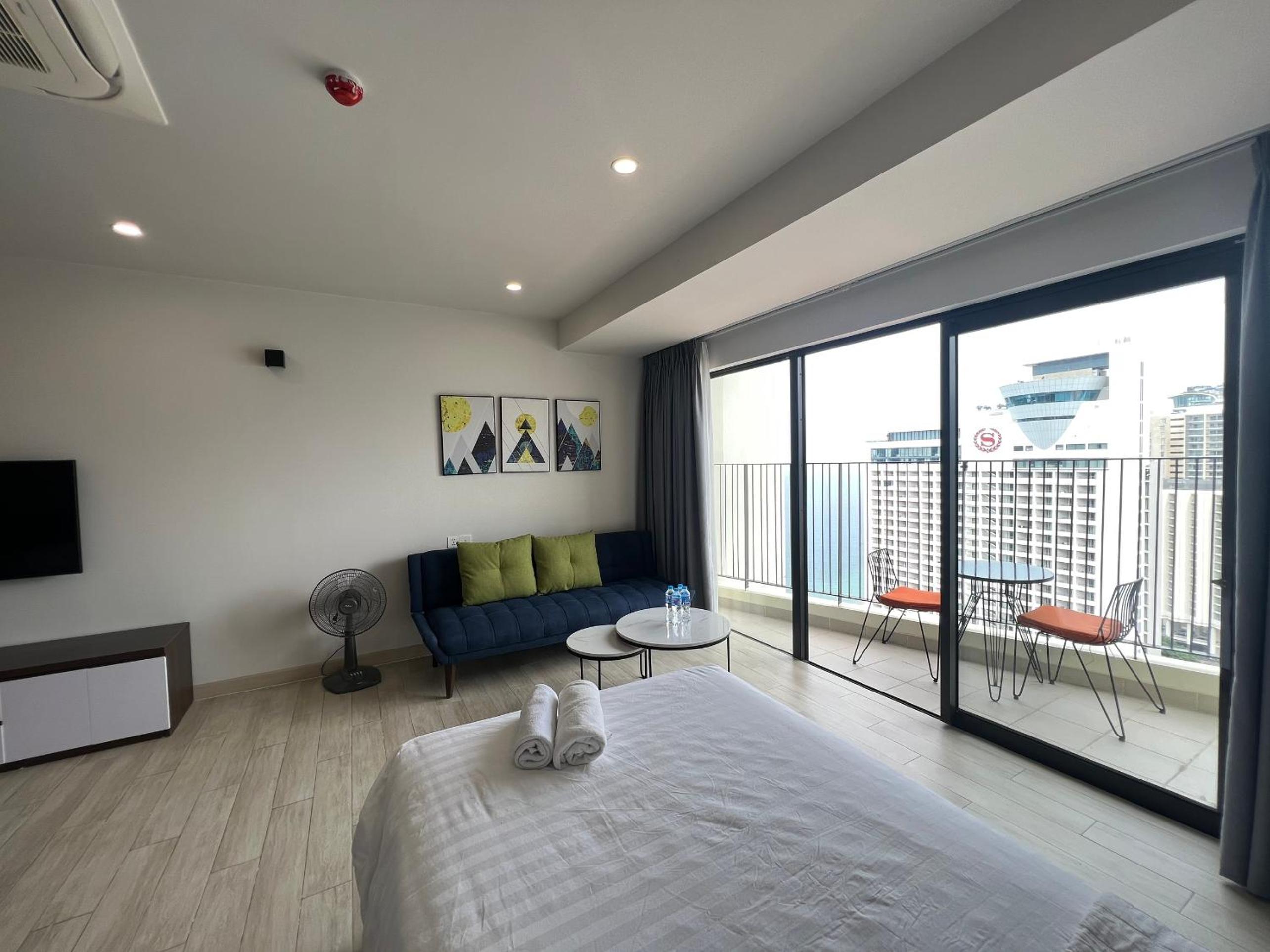 LOVING APARTMENT