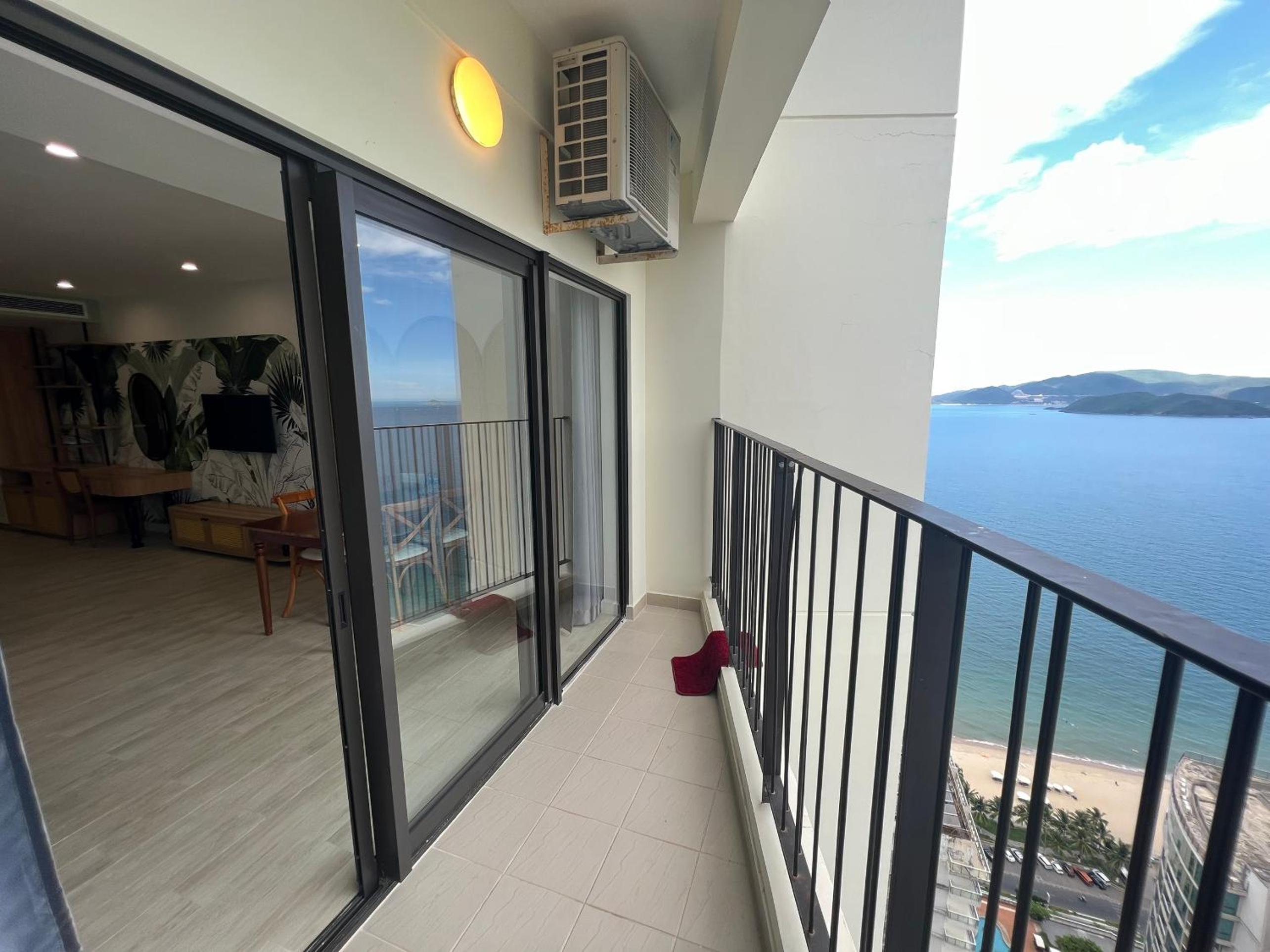 LOVING APARTMENT