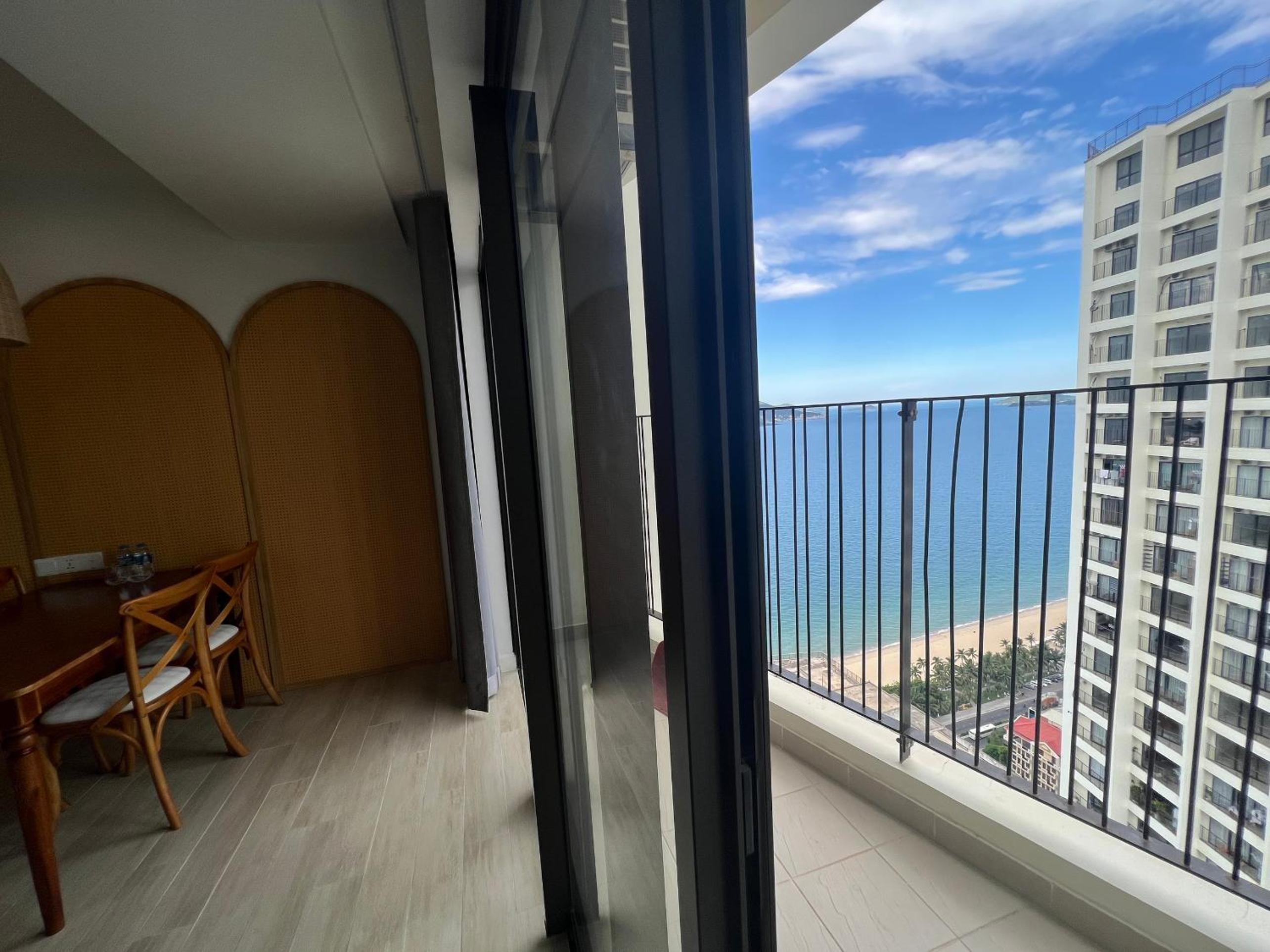 LOVING APARTMENT