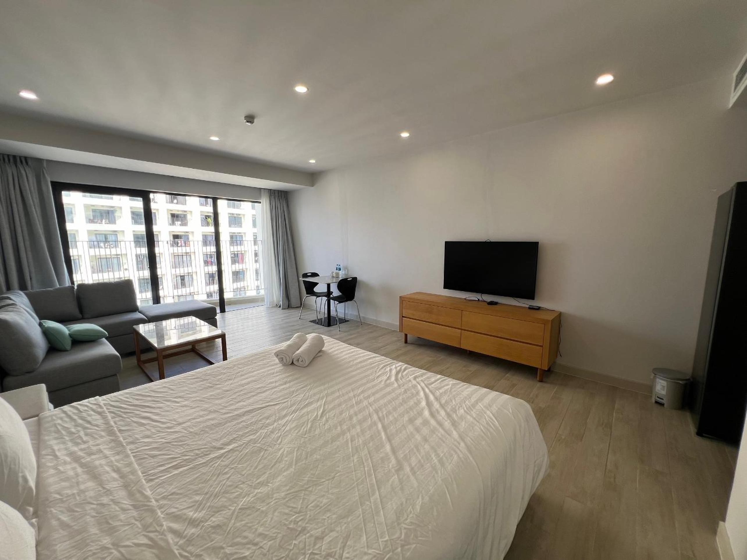 LOVING APARTMENT