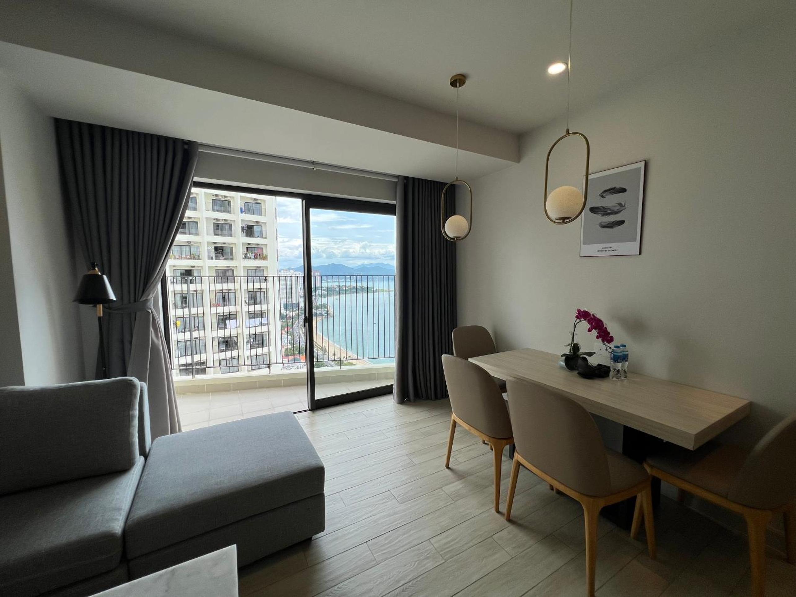 LOVING APARTMENT