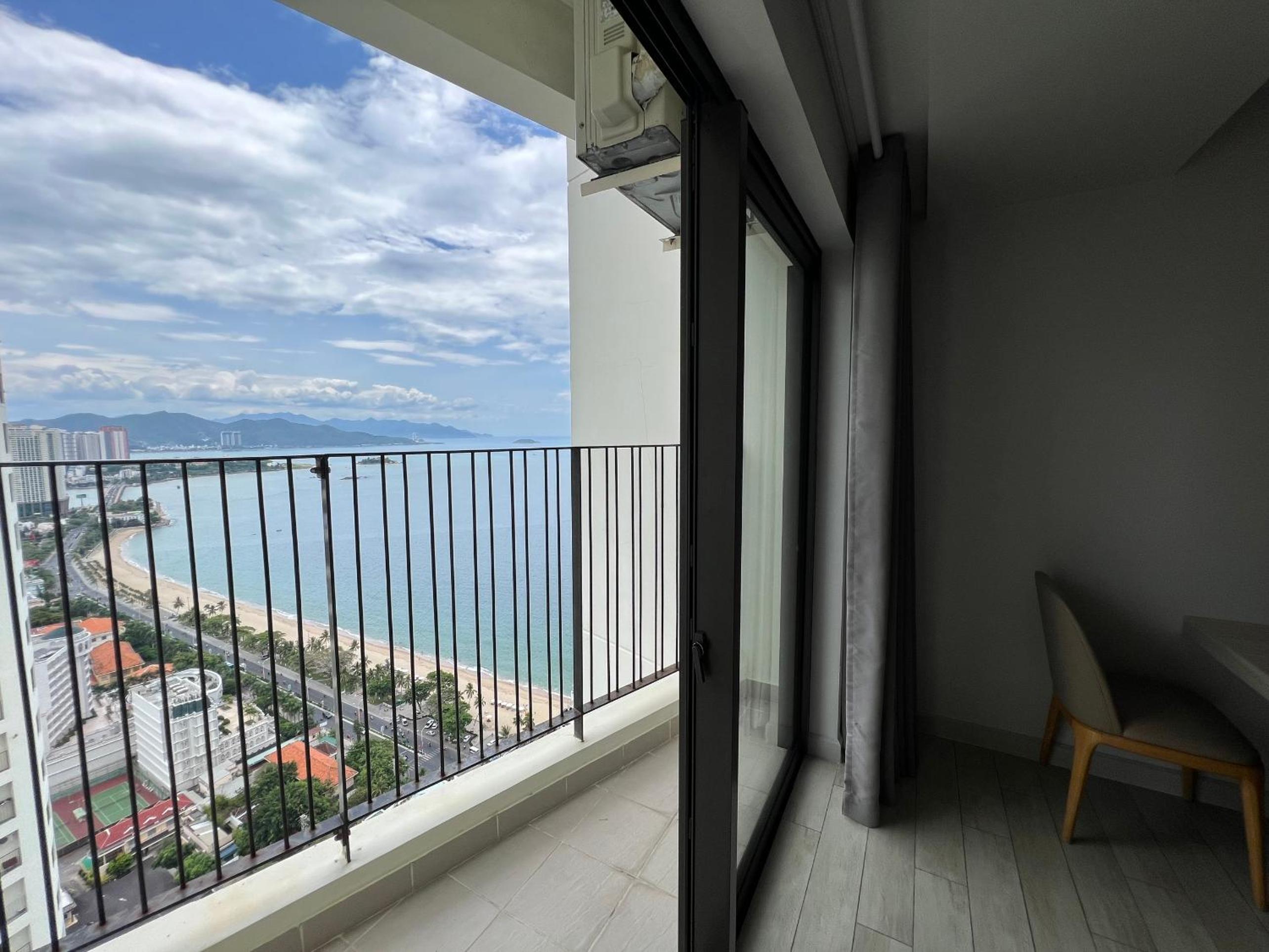 LOVING APARTMENT