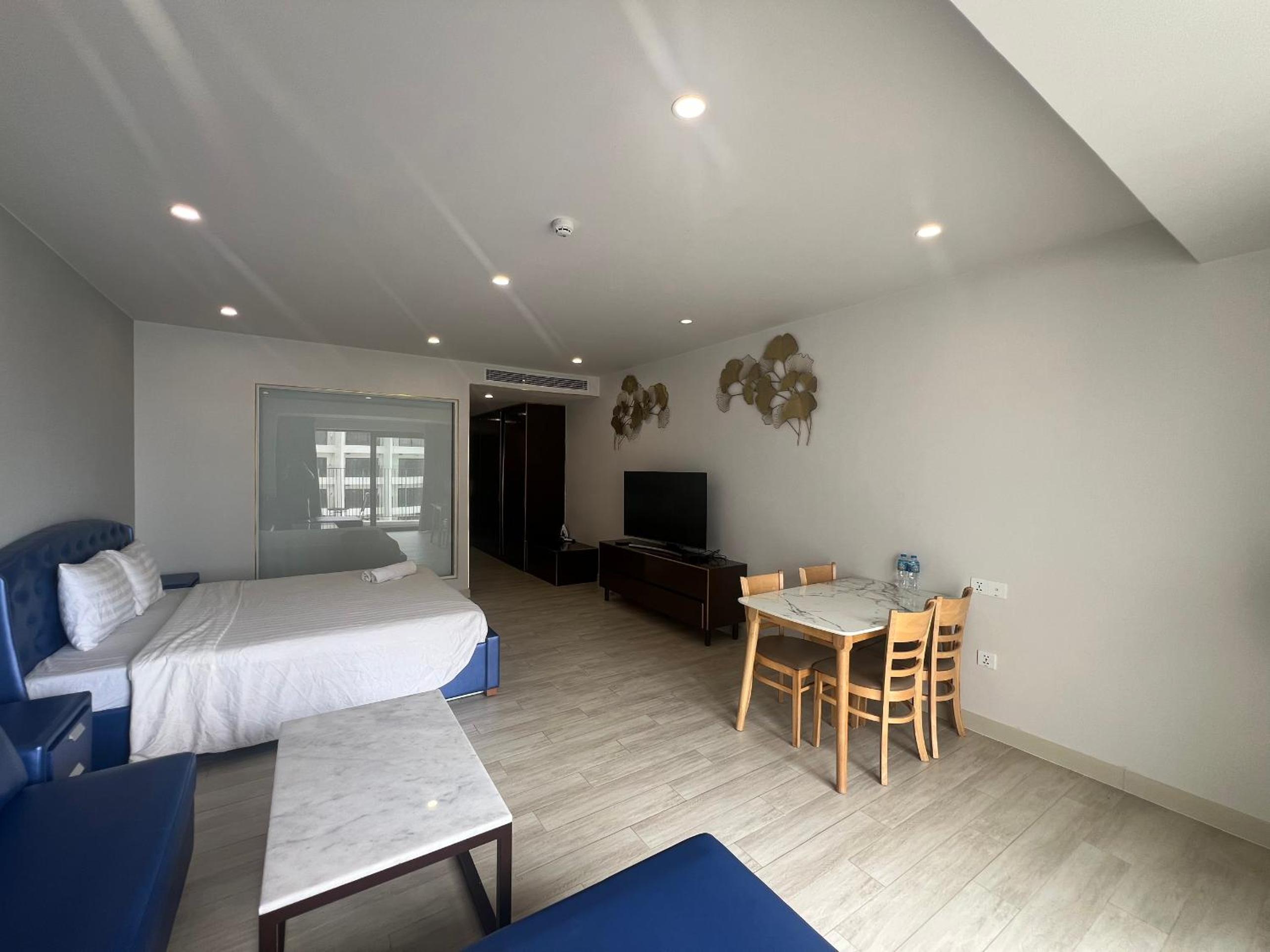 LOVING APARTMENT