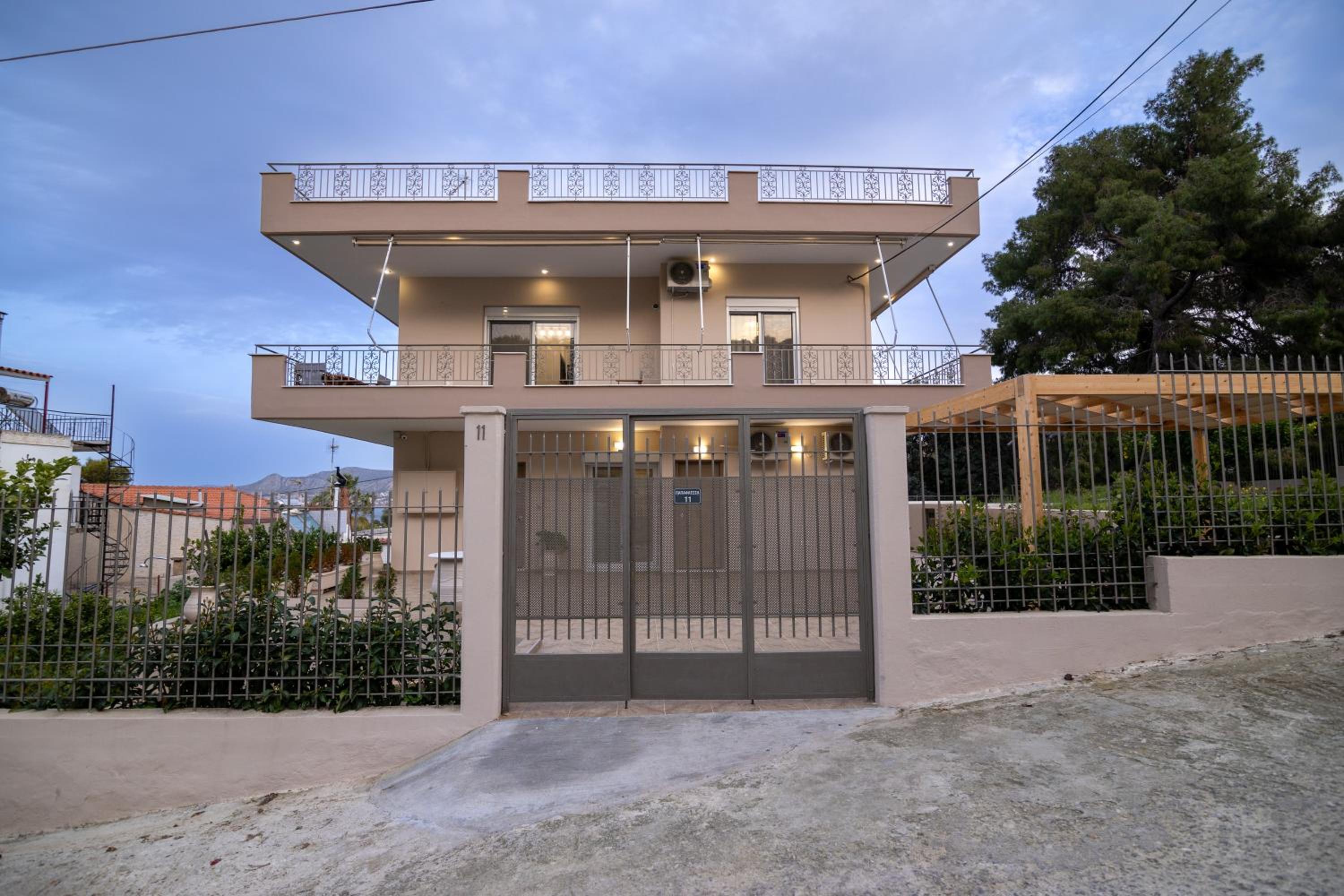 Dina Luxury Sea View House