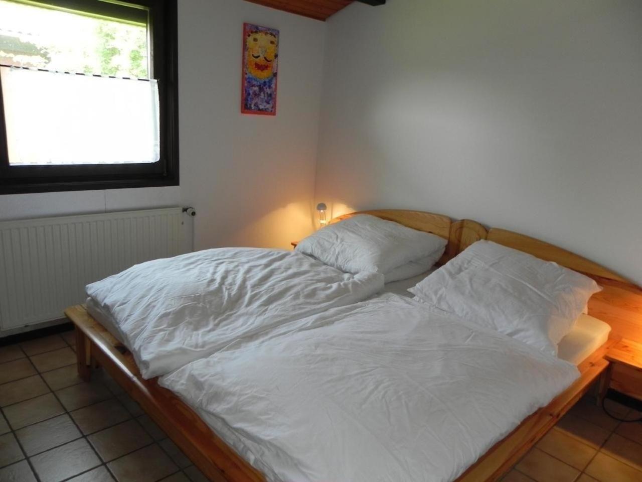 Ferienhaus mit Wintergarten, Terrasse und Garten - a85608