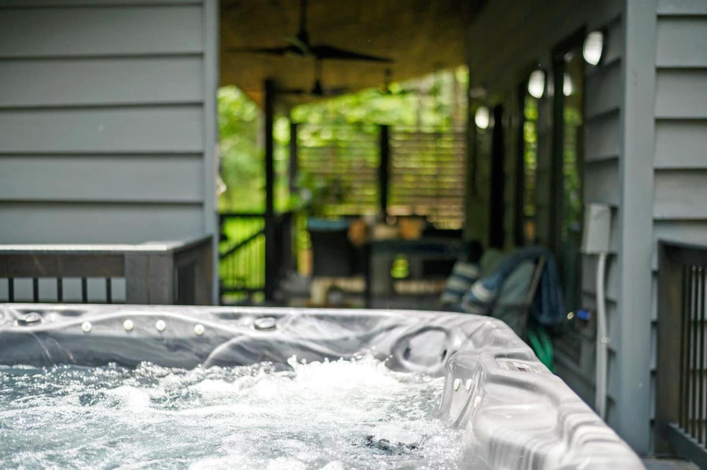 Beautiful & Serene Patio Oasis Pond Access view 3
