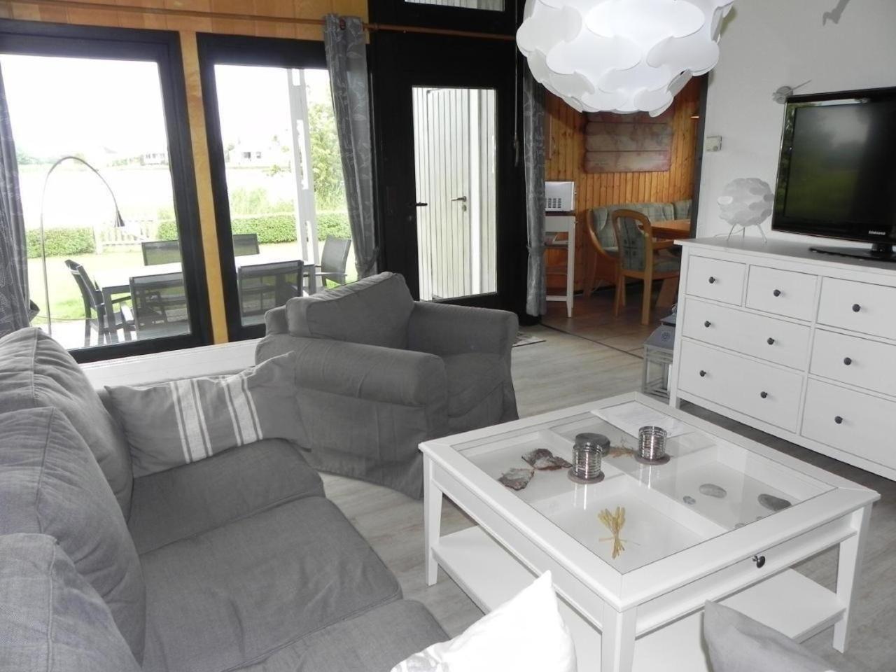Freistehendes Ferienhaus direkt am Binnensee
