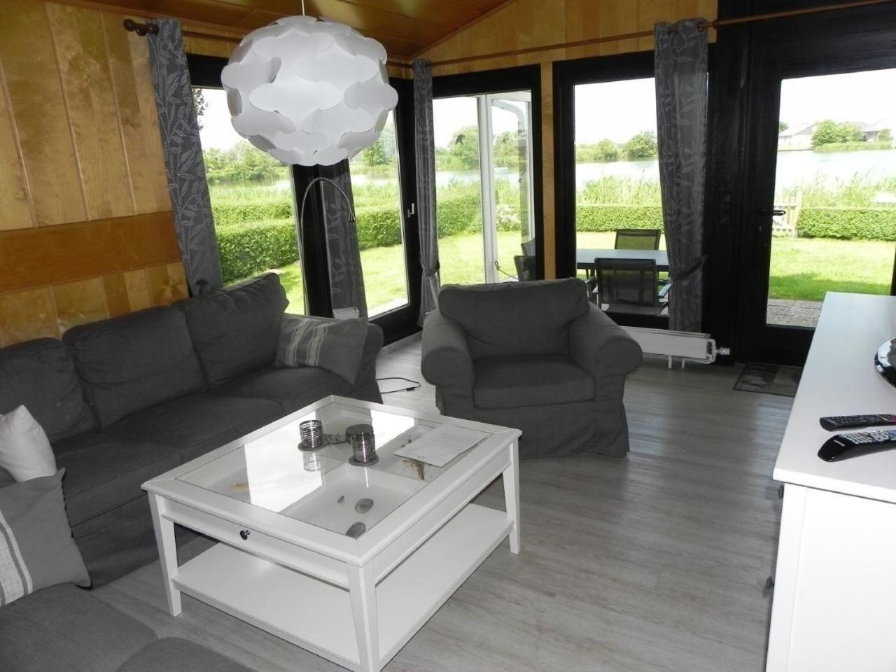 Freistehendes Ferienhaus direkt am Binnensee