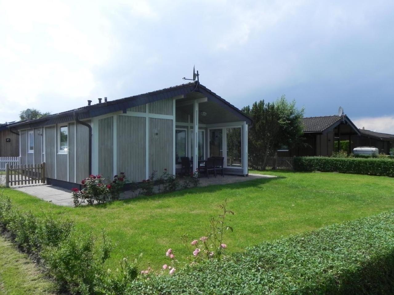 Freistehendes Ferienhaus direkt am Binnensee