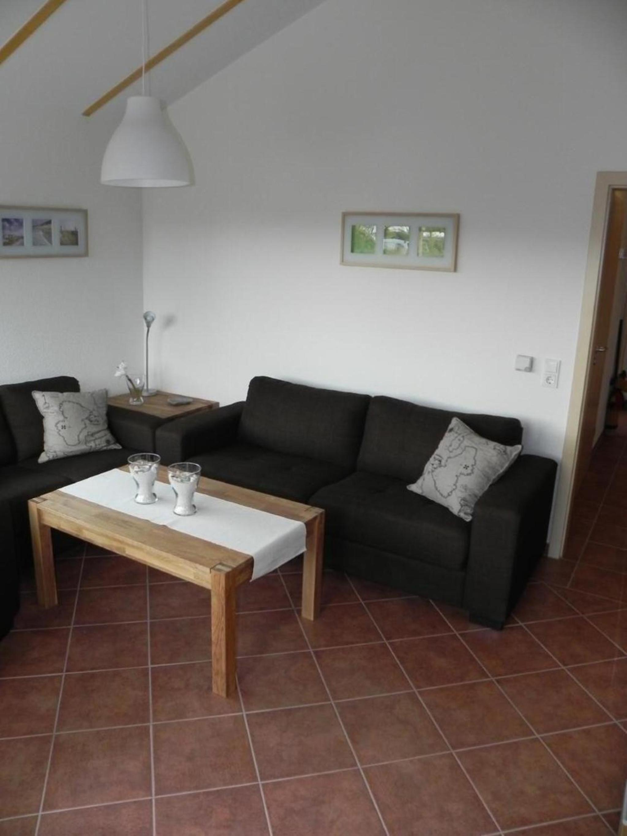 Ferienhaus mit Garten, Terrasse und Carport