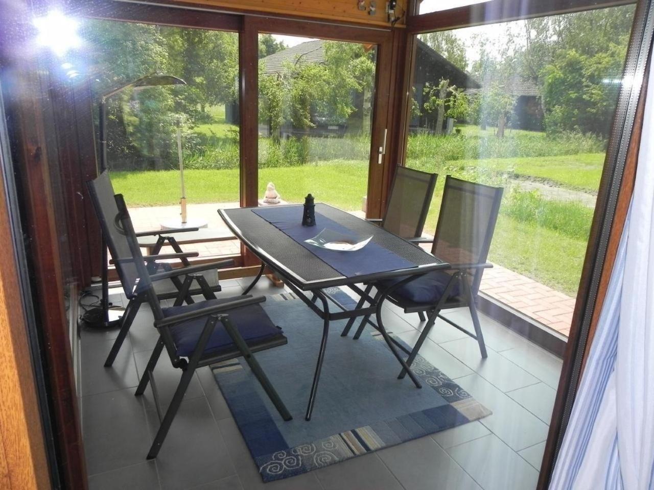 Ferienhaus mit Wintergarten, Terrasse und Garten