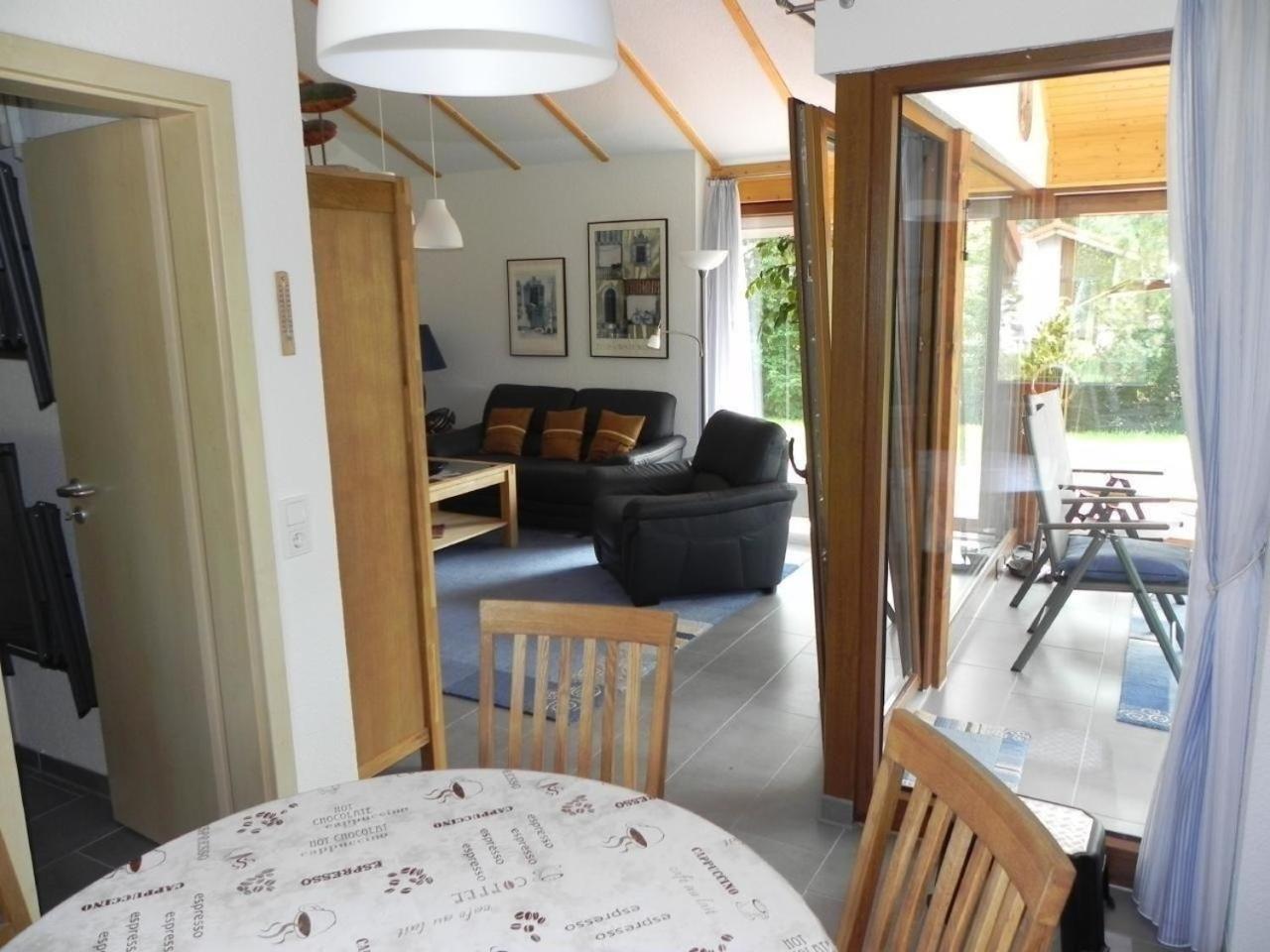 Ferienhaus mit Wintergarten, Terrasse und Garten