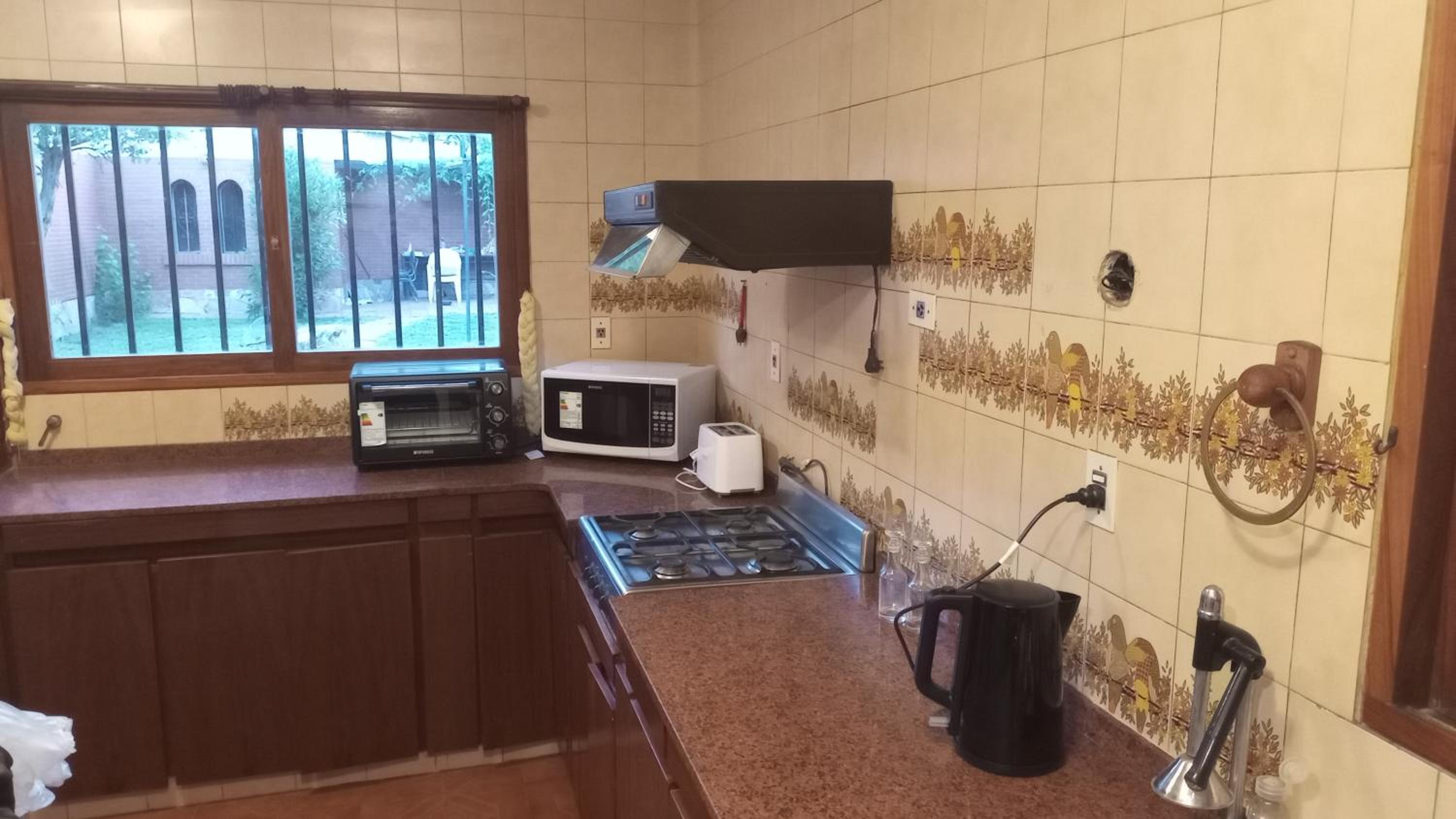 amplia y confortable casa en la principal calle gastronómica de la provincia