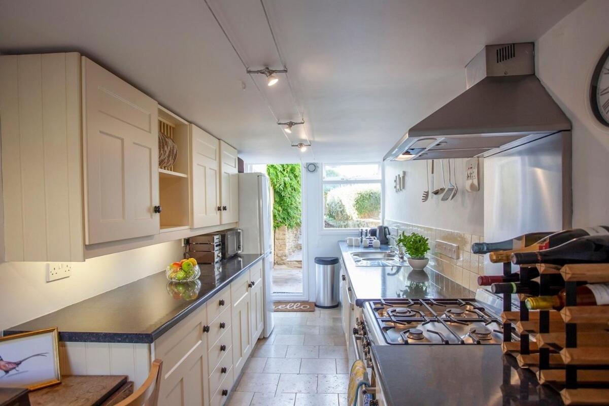 Charming Country House Nr Bath view 3