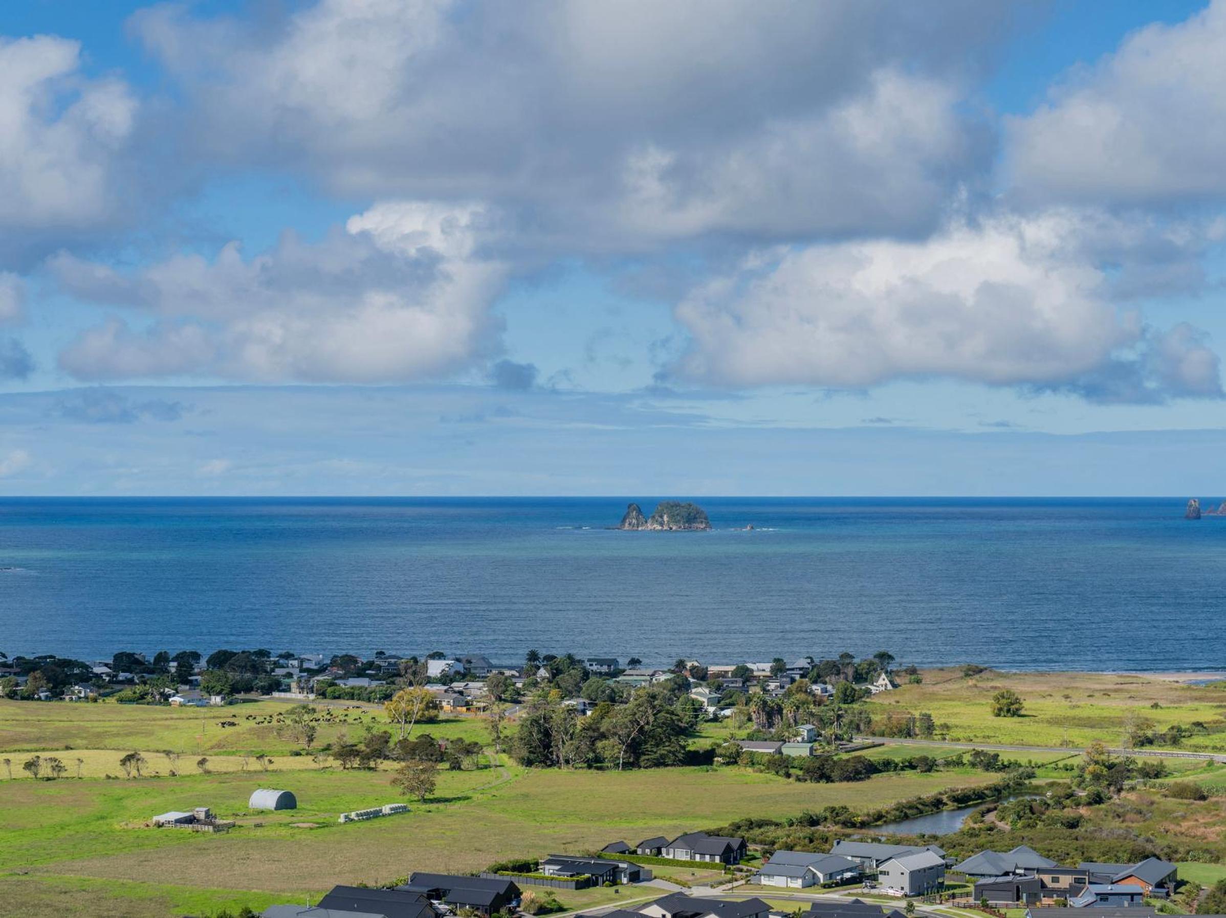 Centennial Views - Whitianga Holiday Home view 4