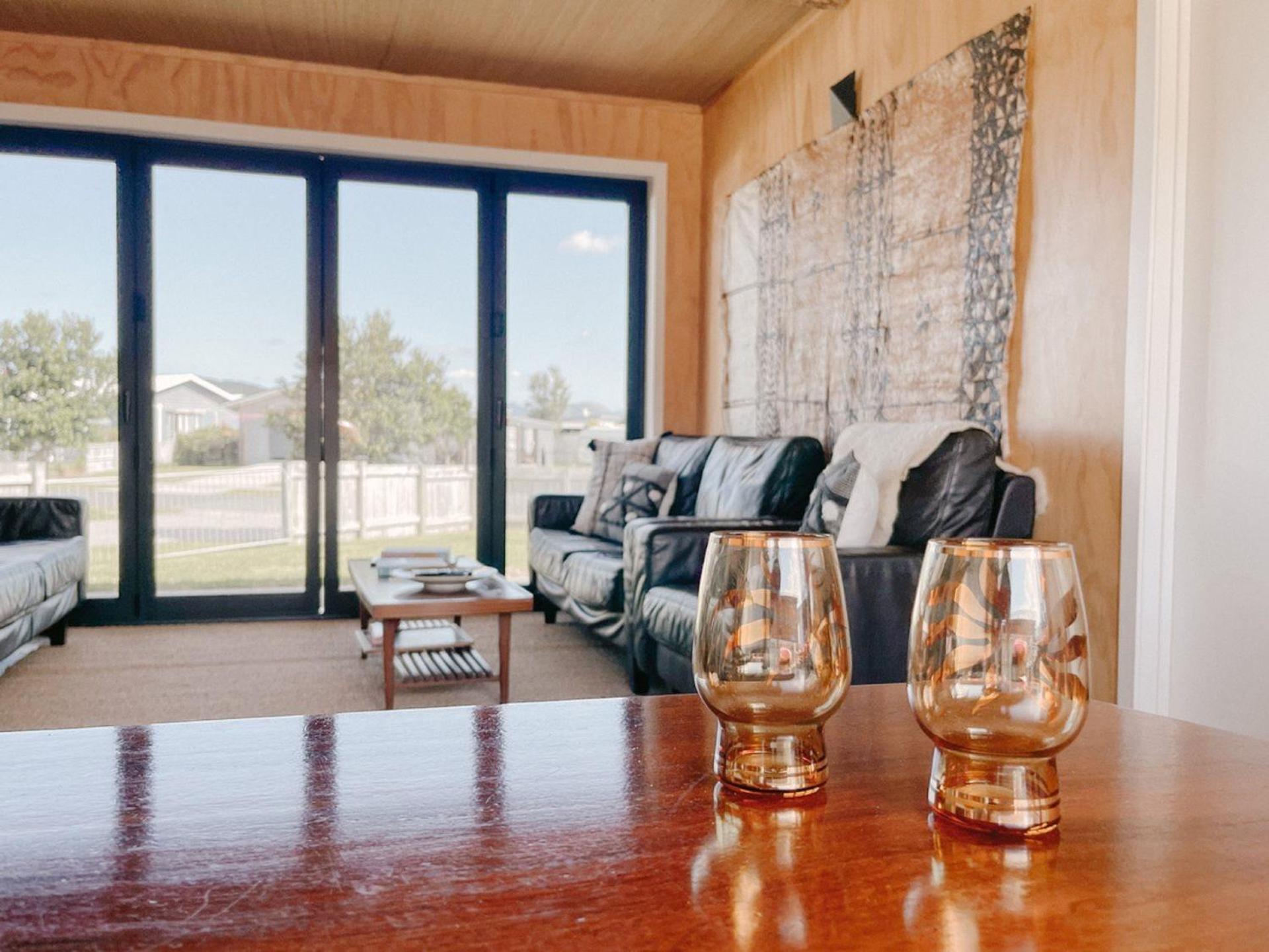 Retro Style Beach Retreat - Matarangi Holiday Unit view 5