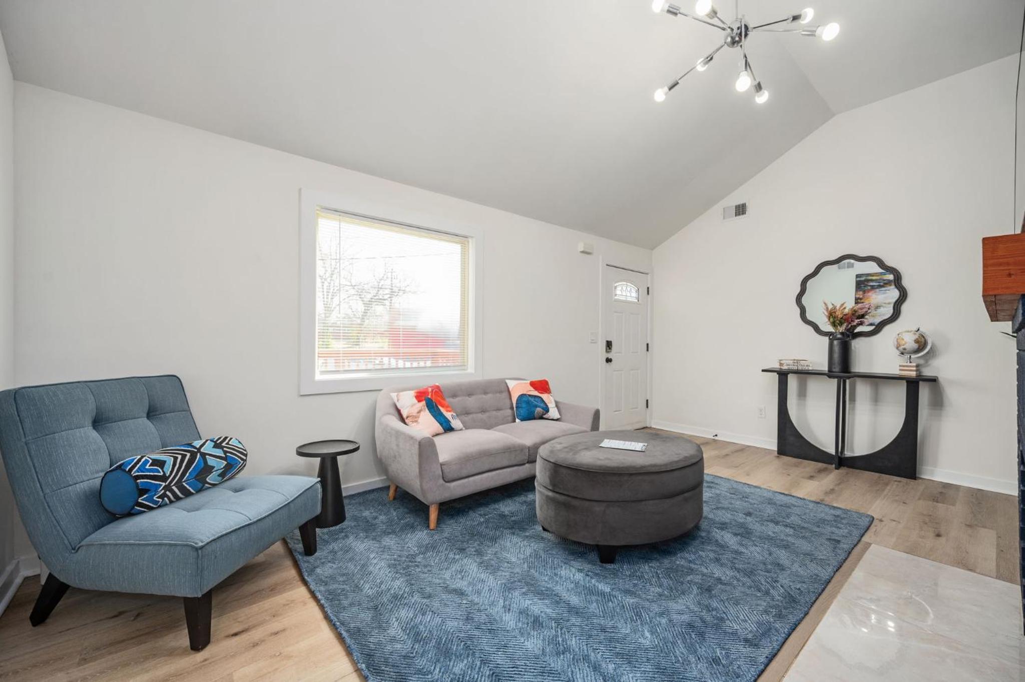 Relax in a Modern Luxury 1BD in Sylvan Hills view 4