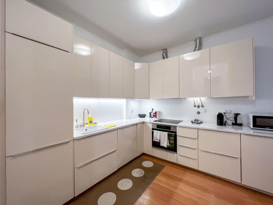 4 Rooms Home in Baixa view 2