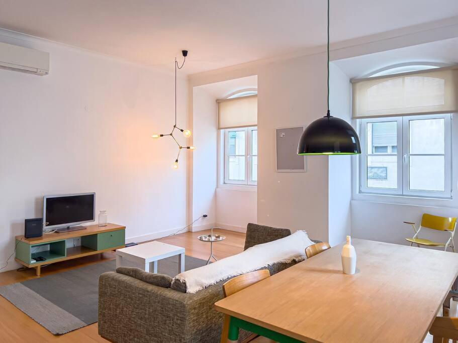 4 Rooms Home in Baixa view 3