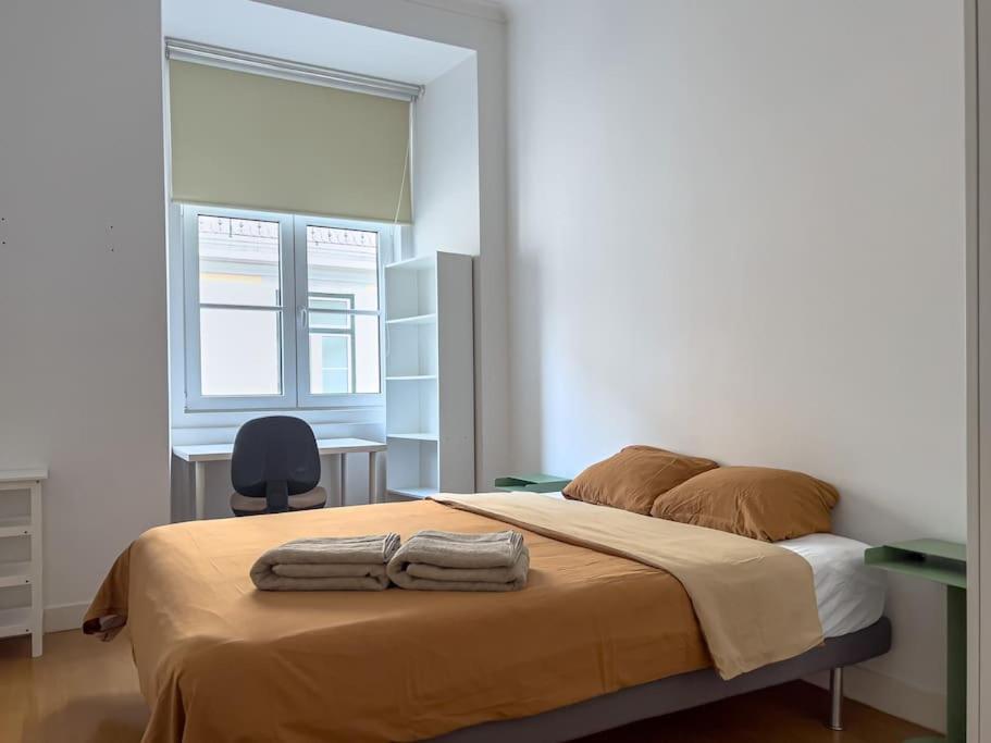 4 Rooms Home in Baixa view 4
