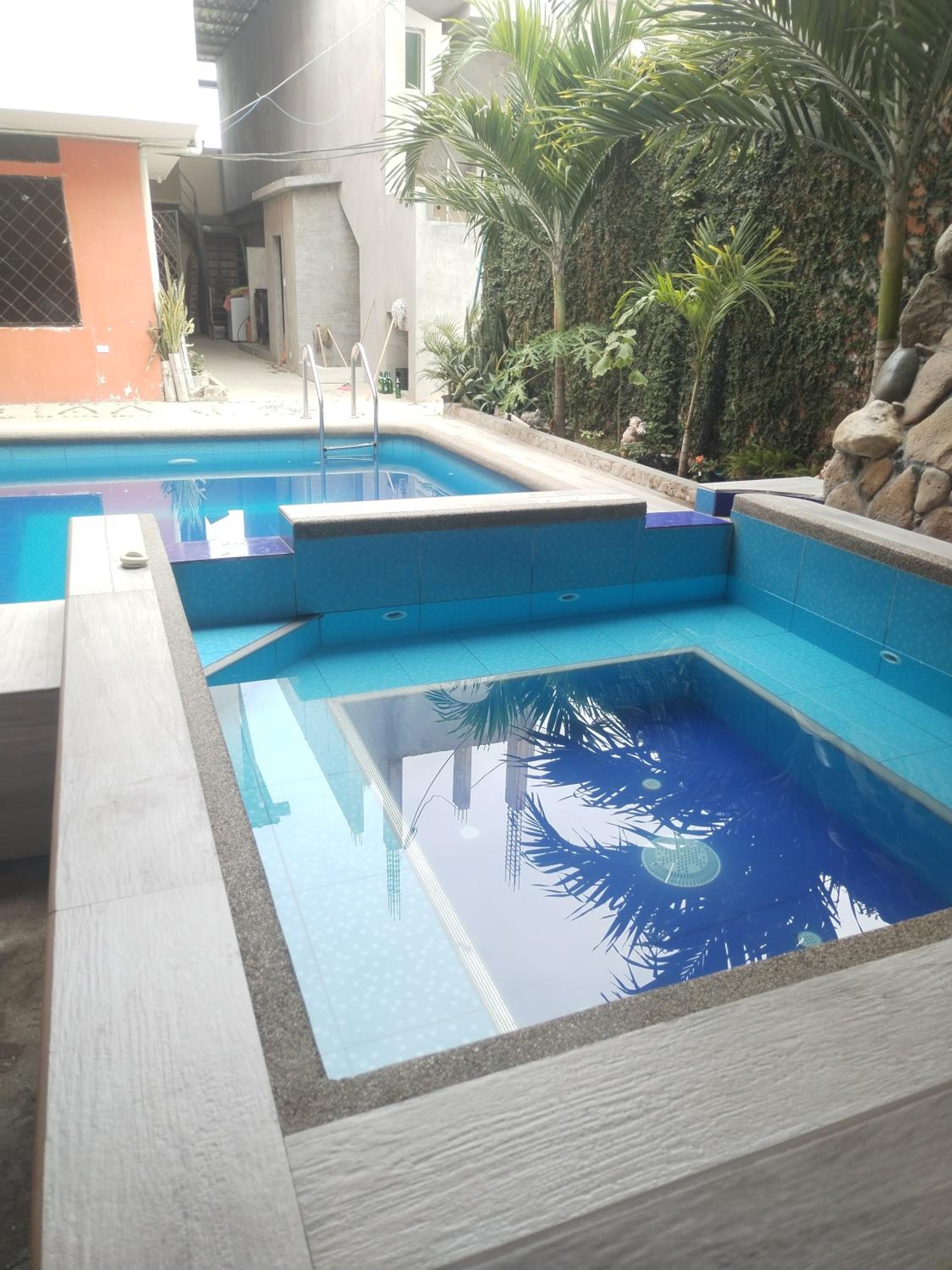 Daaam house