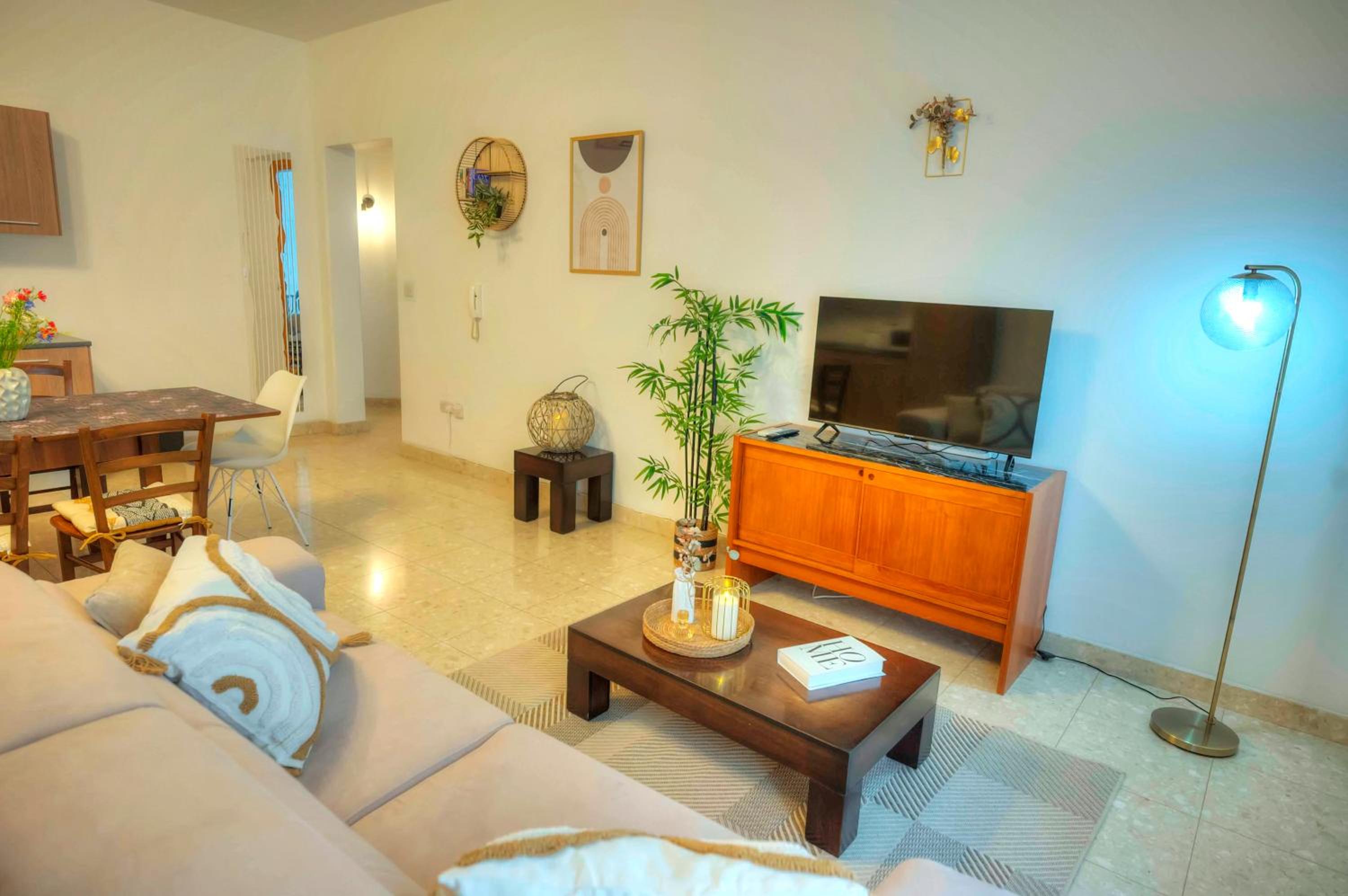 Spacious apartment, large yard, near beach PMIC1-1 view 2